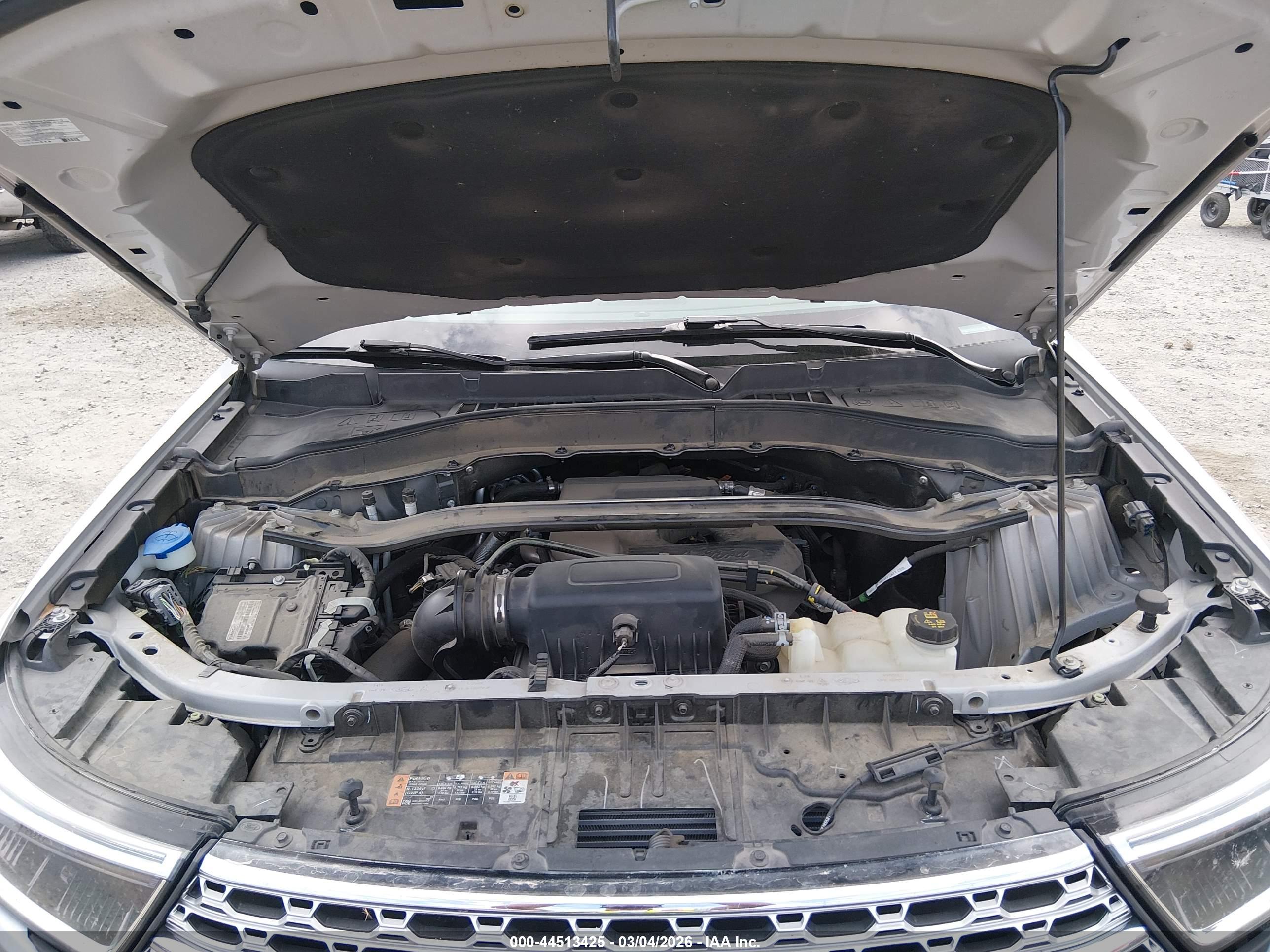 FORD EXPLORER image 10