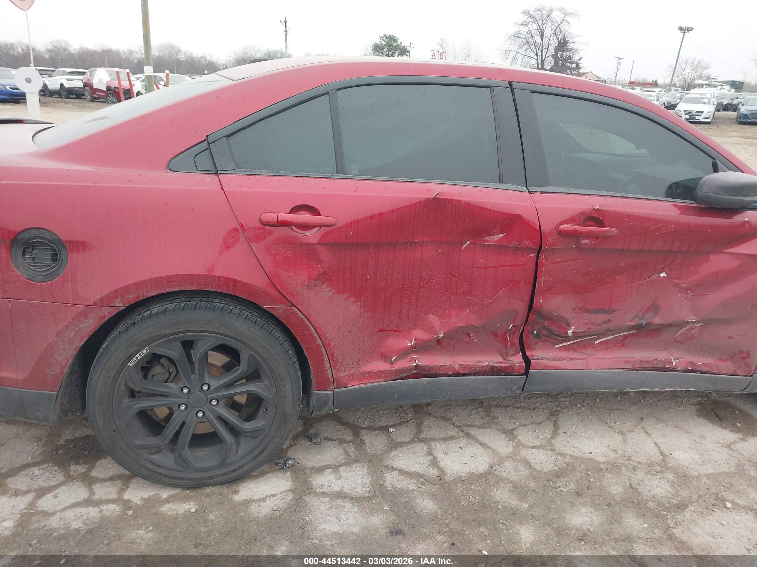 FORD TAURUS image 6