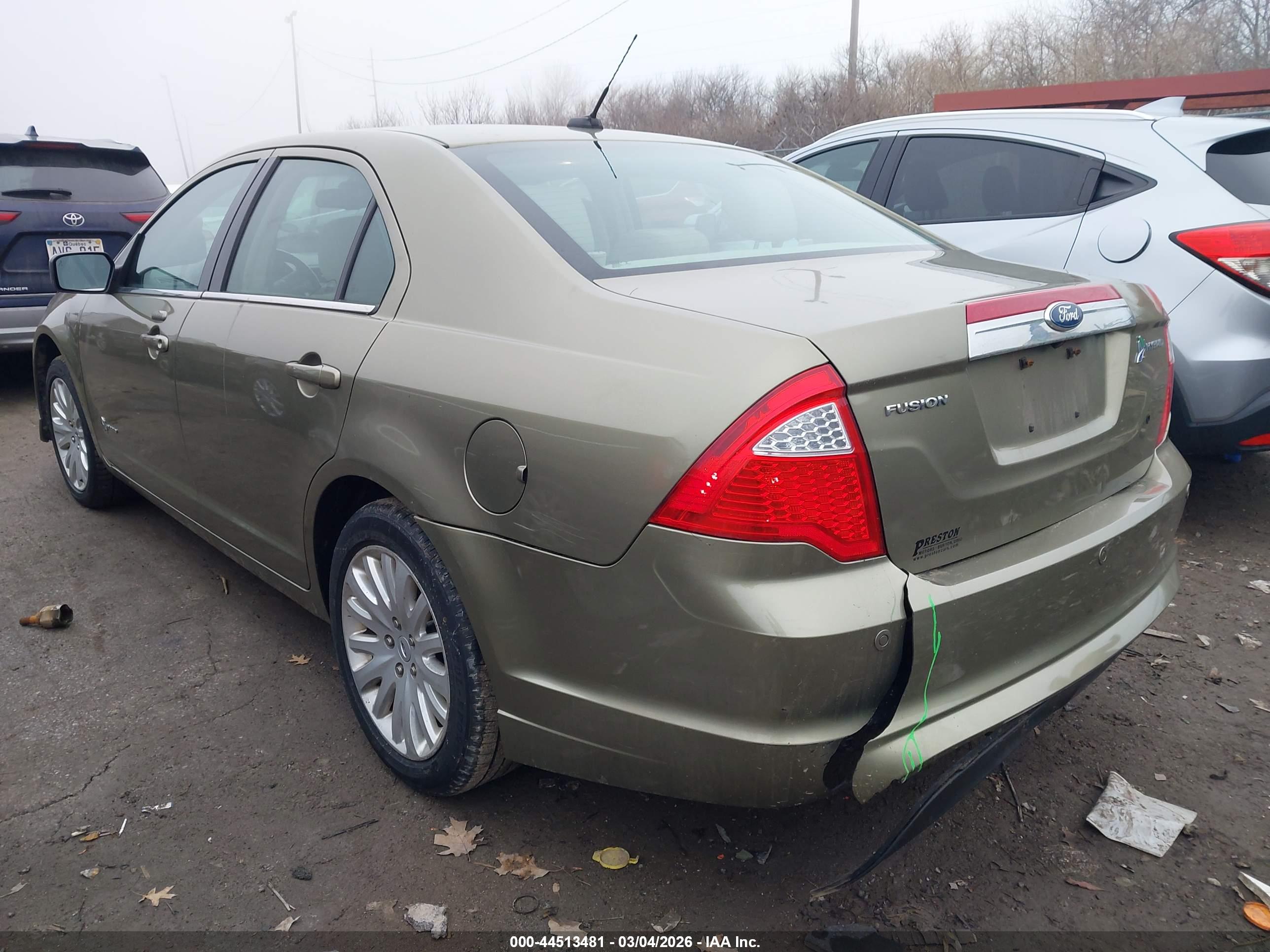 FORD FUSION image 3