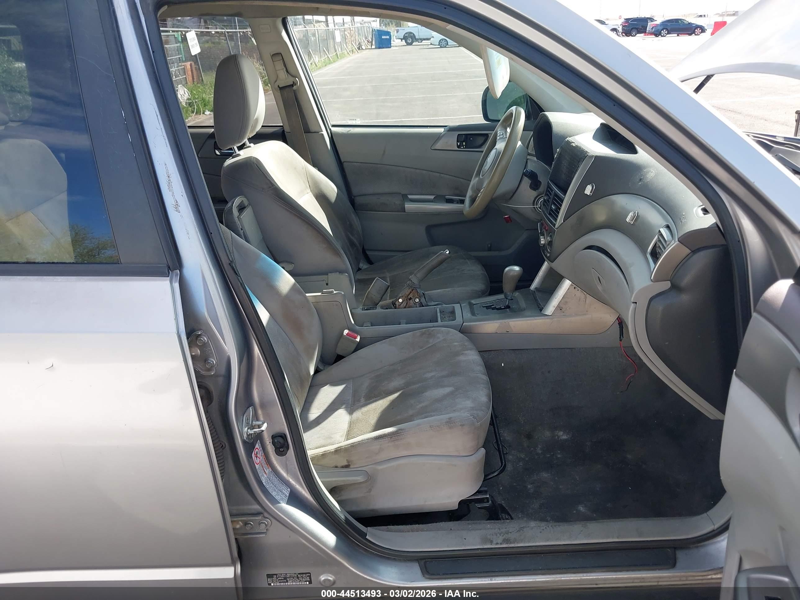 SUBARU FORESTER image 5
