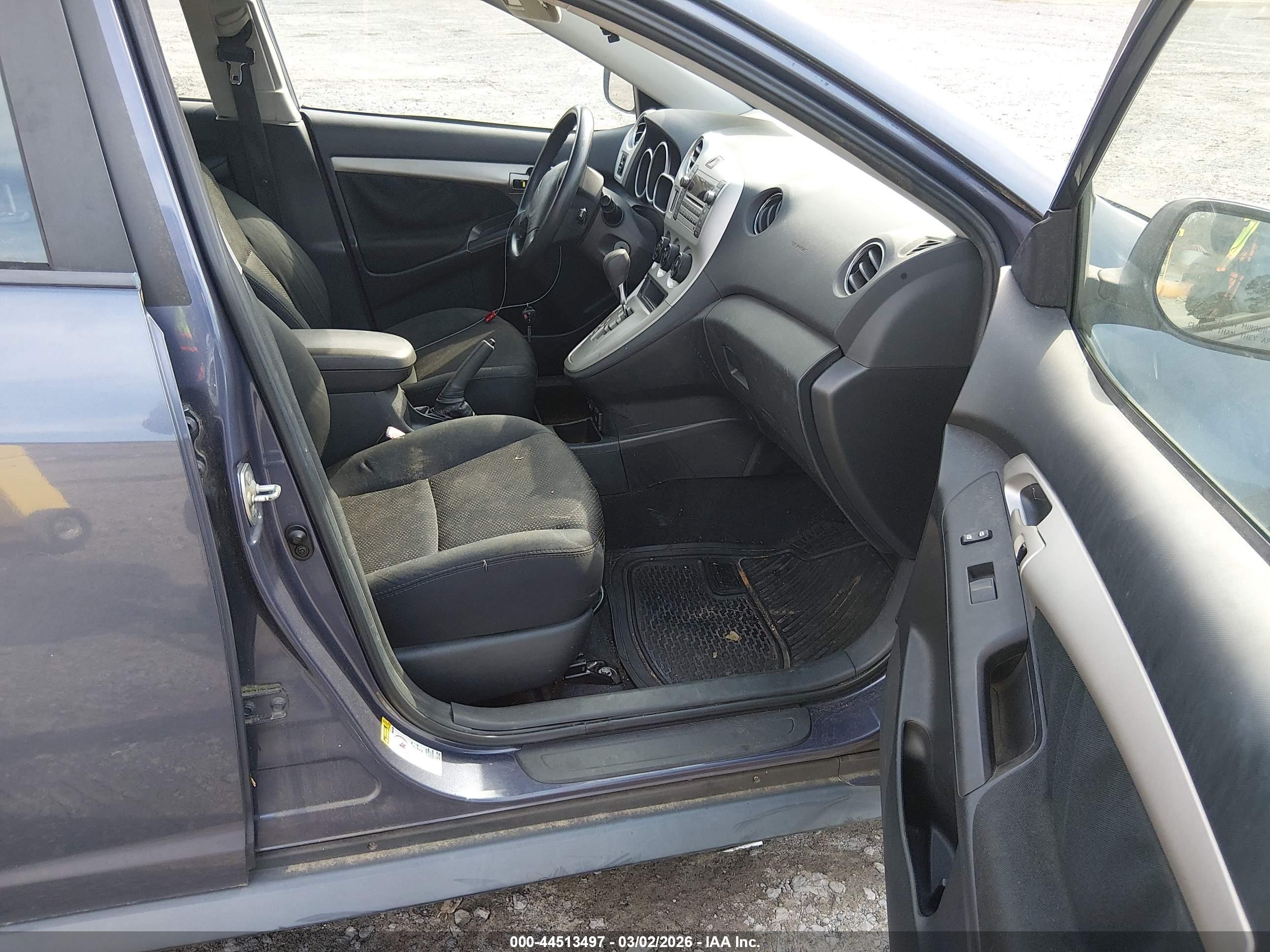 PONTIAC VIBE image 5