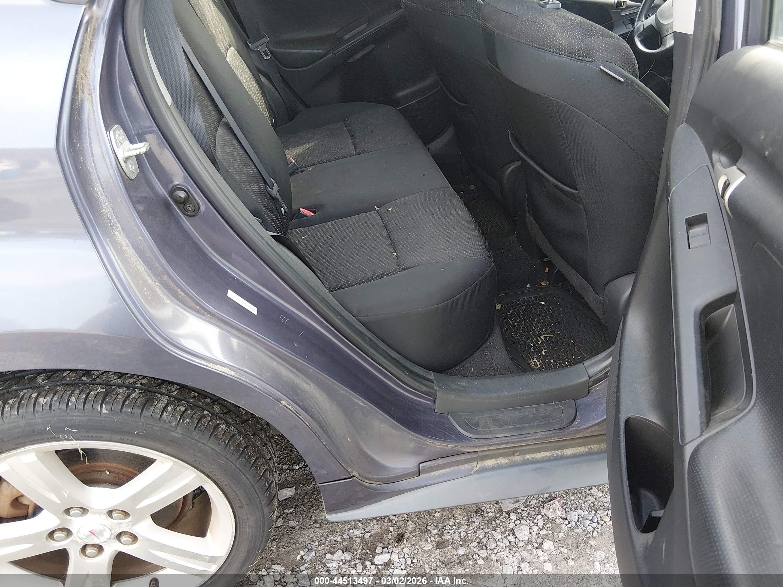PONTIAC VIBE image 8