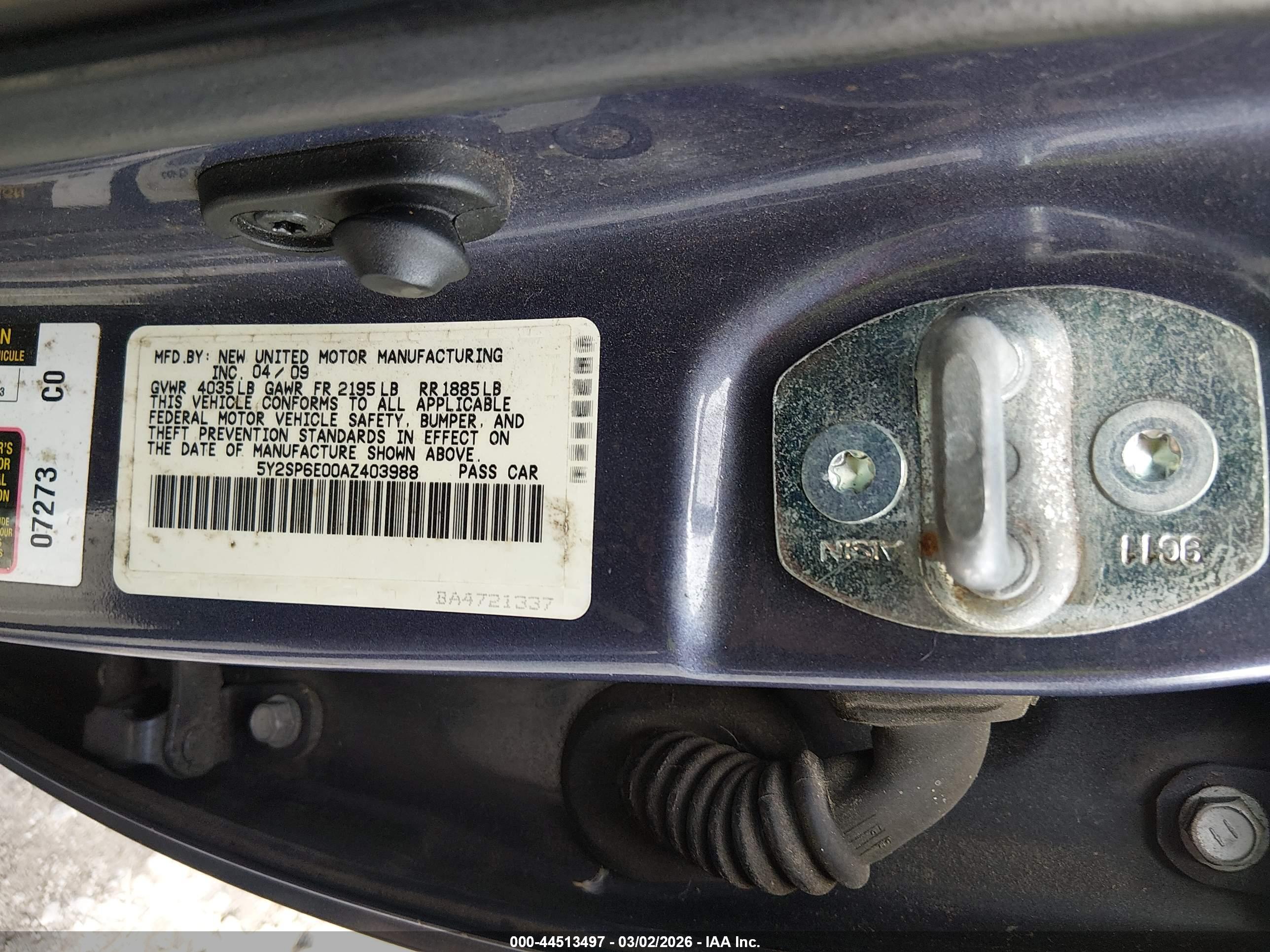 PONTIAC VIBE image 9