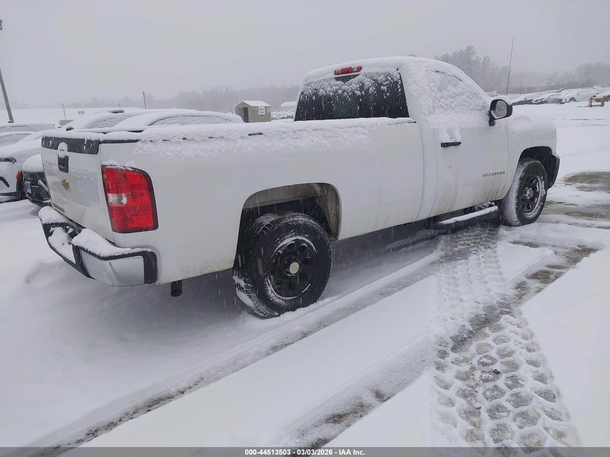 CHEVROLET SILVERADO image 4