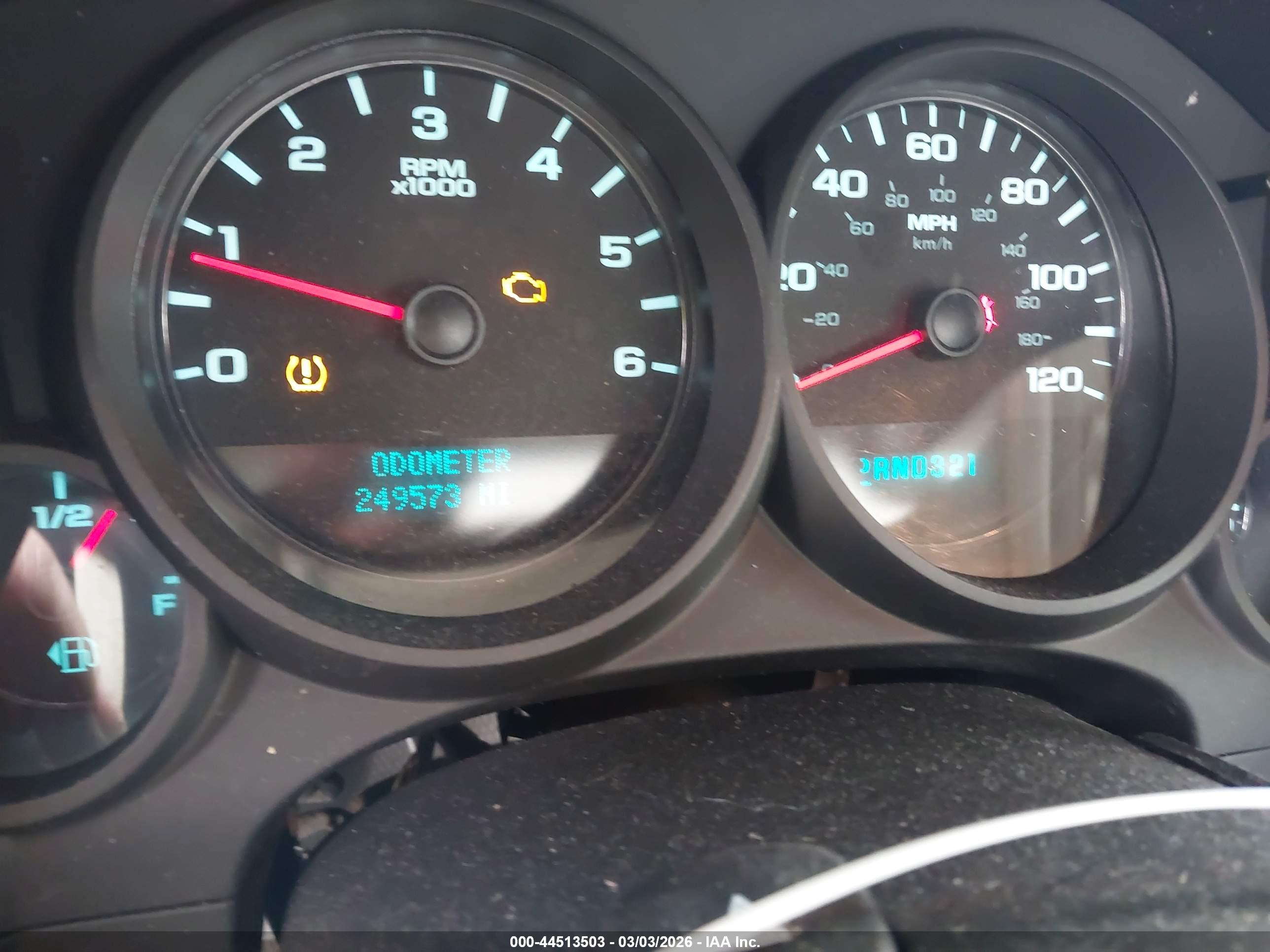 CHEVROLET SILVERADO image 7