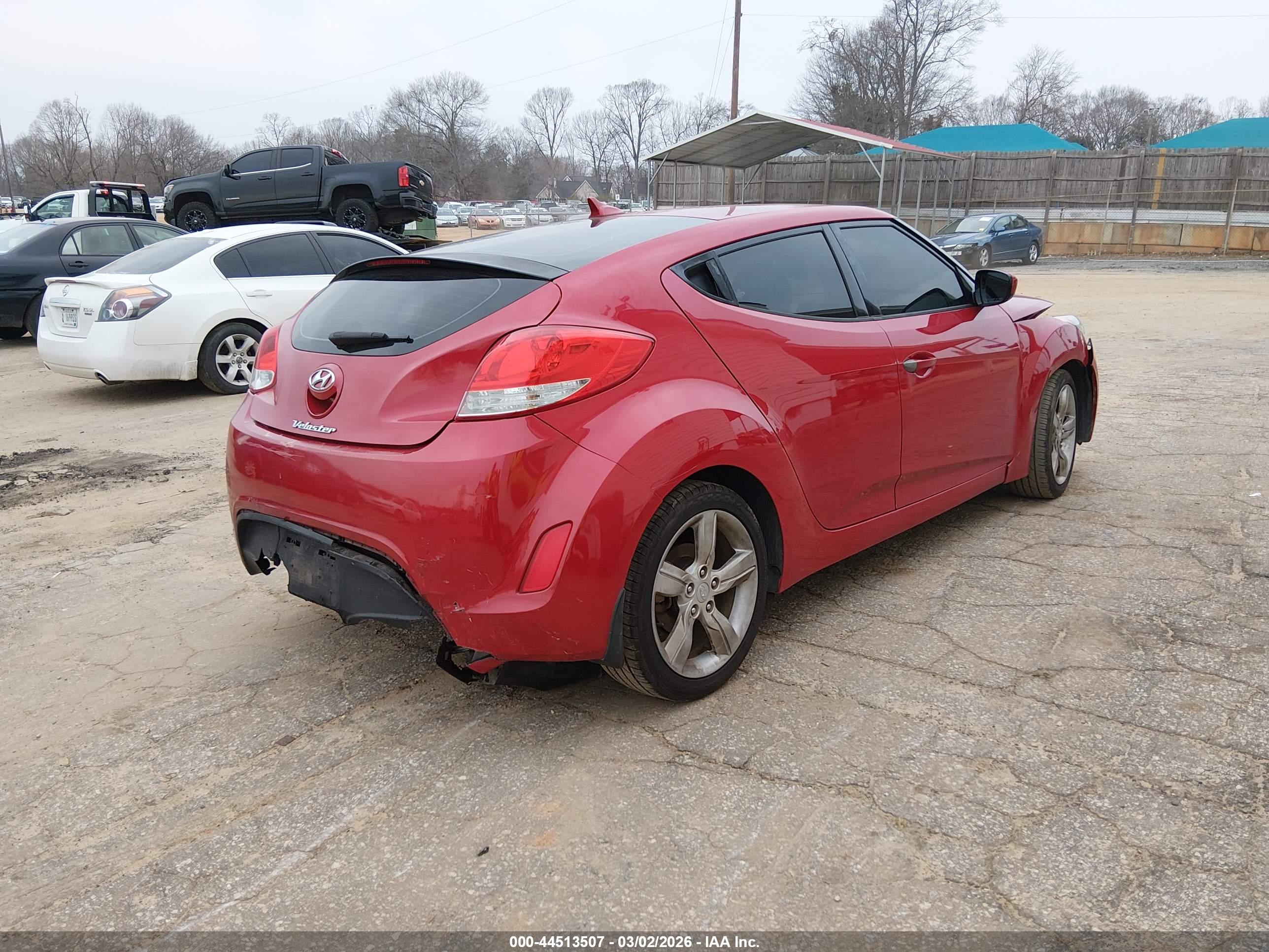 HYUNDAI VELOSTER image 4