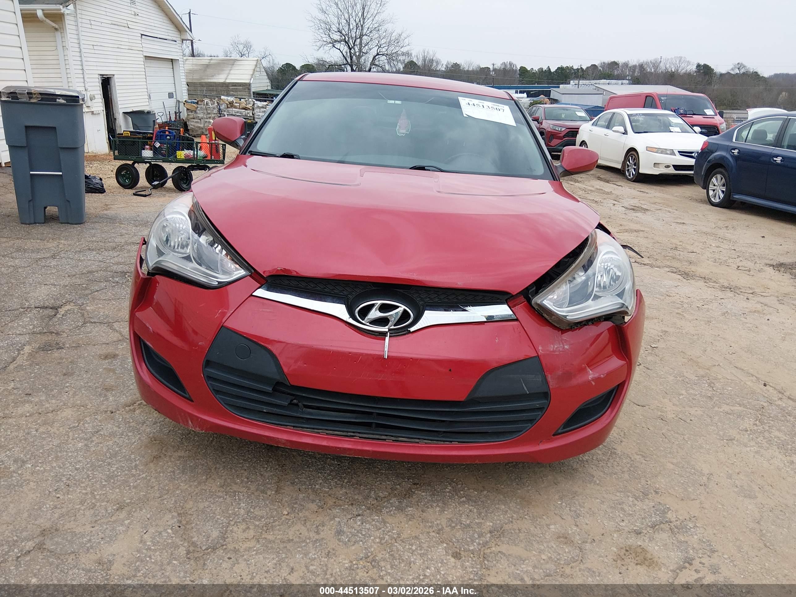 HYUNDAI VELOSTER image 6