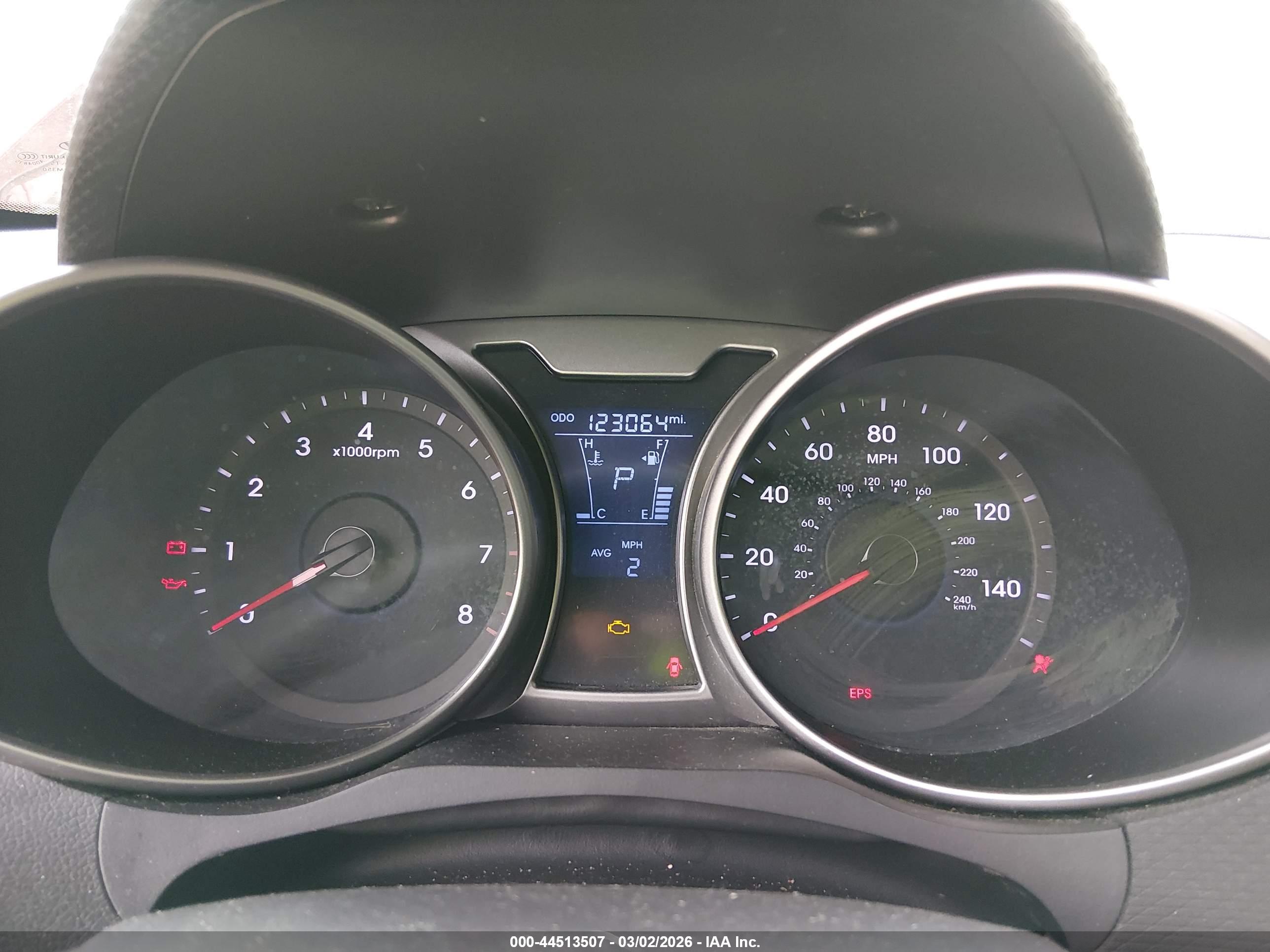 HYUNDAI VELOSTER image 7