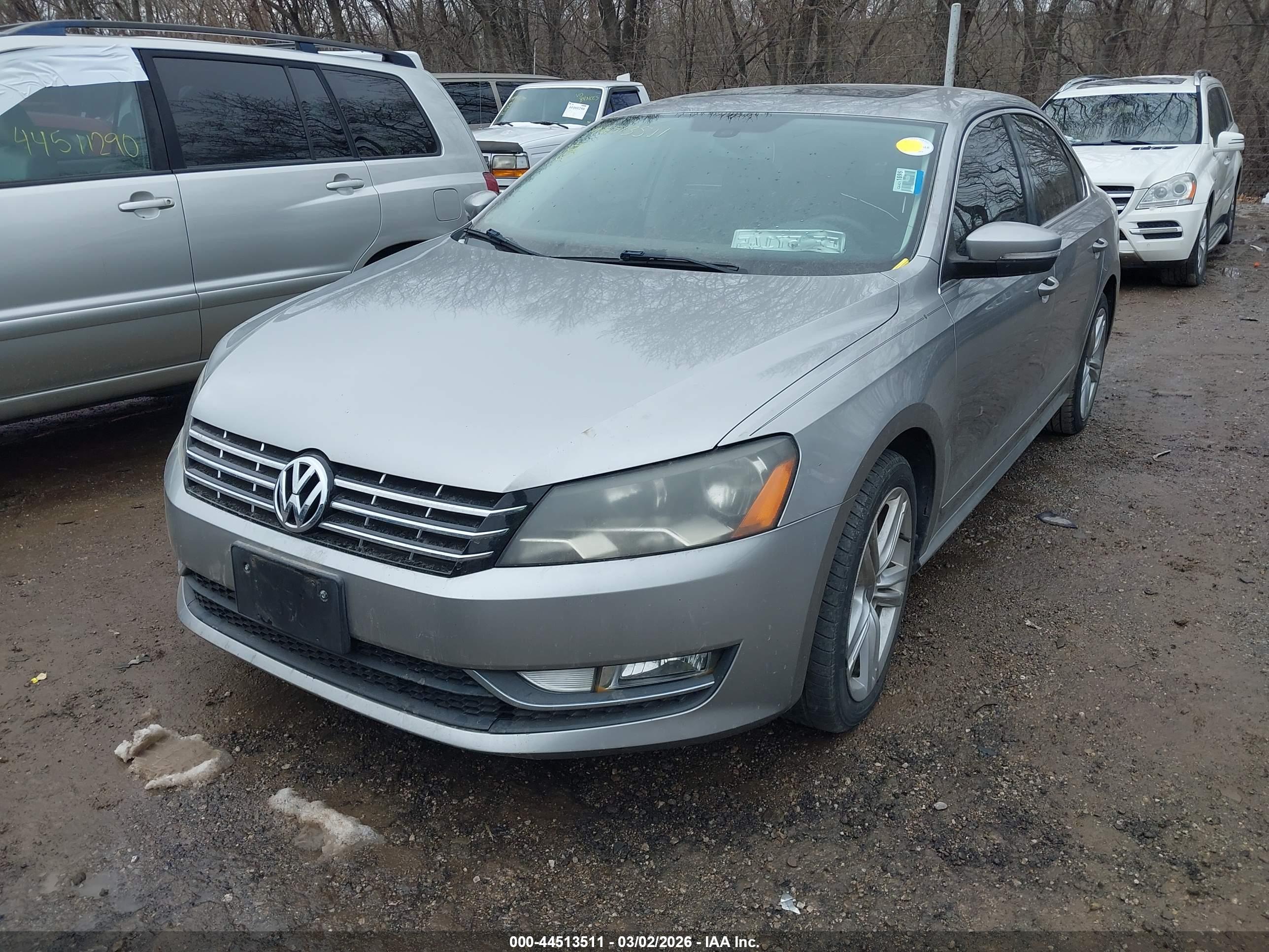 VOLKSWAGEN PASSAT image 6