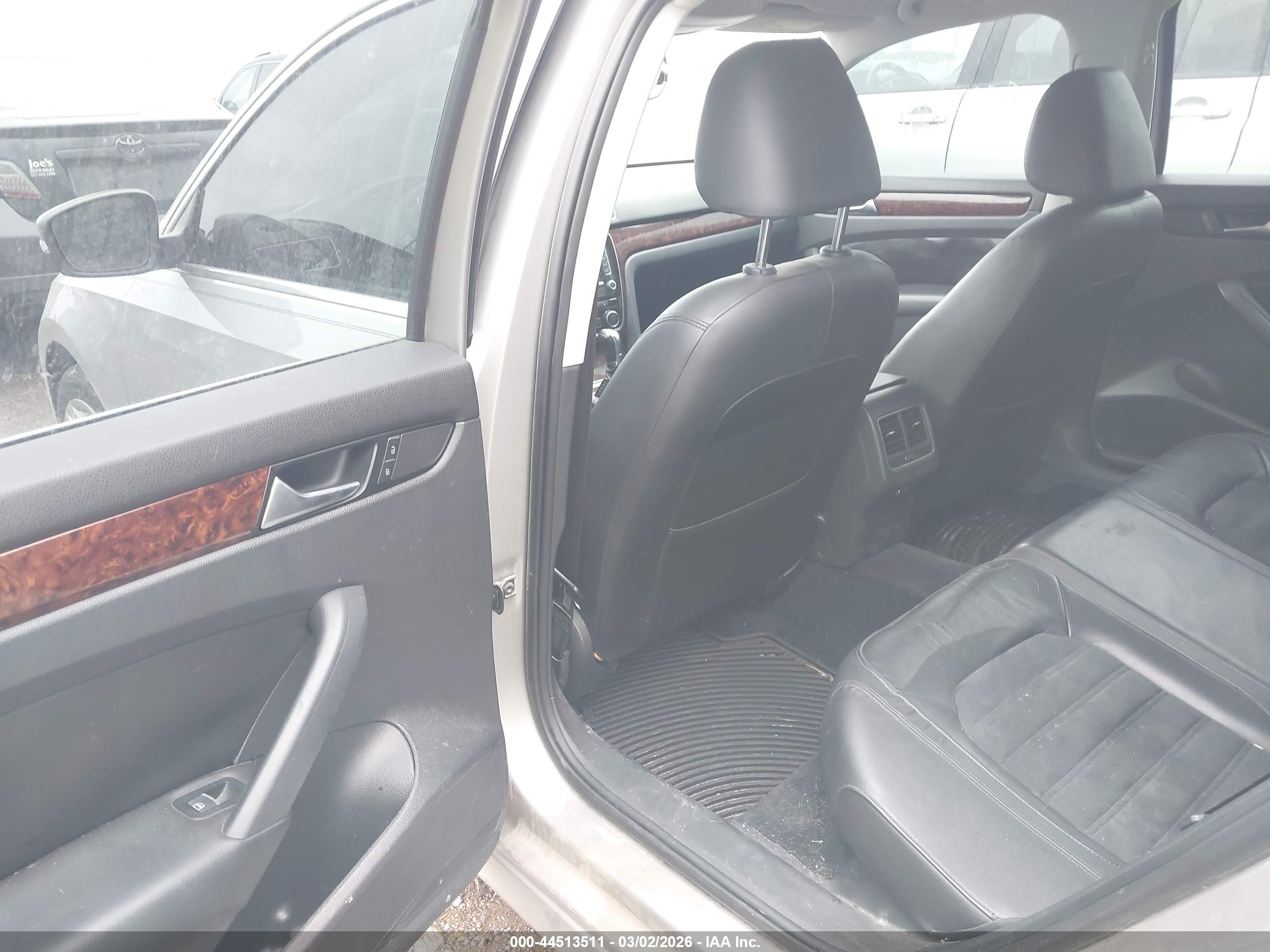 VOLKSWAGEN PASSAT image 8