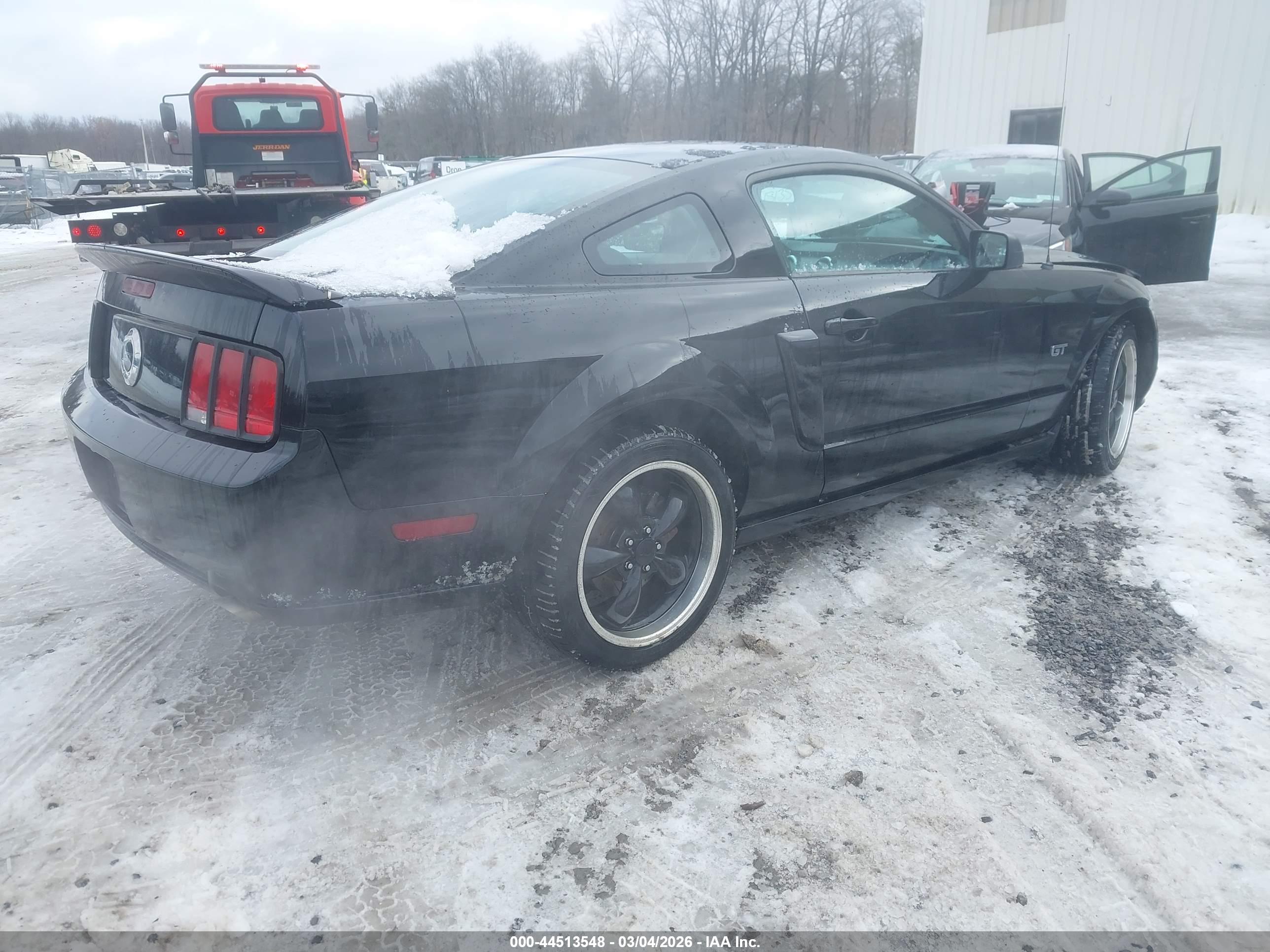 FORD MUSTANG image 4