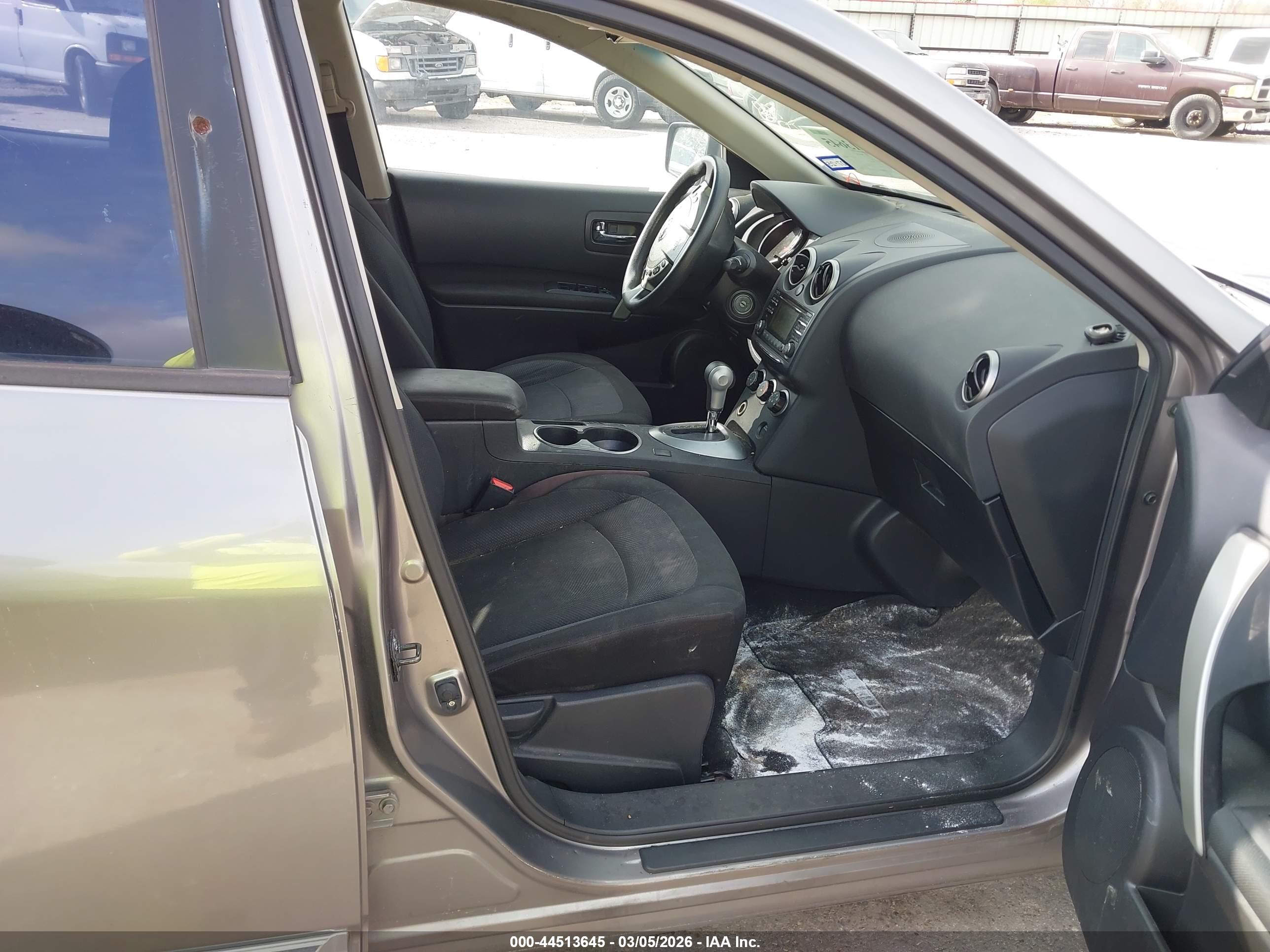 NISSAN ROGUE image 5