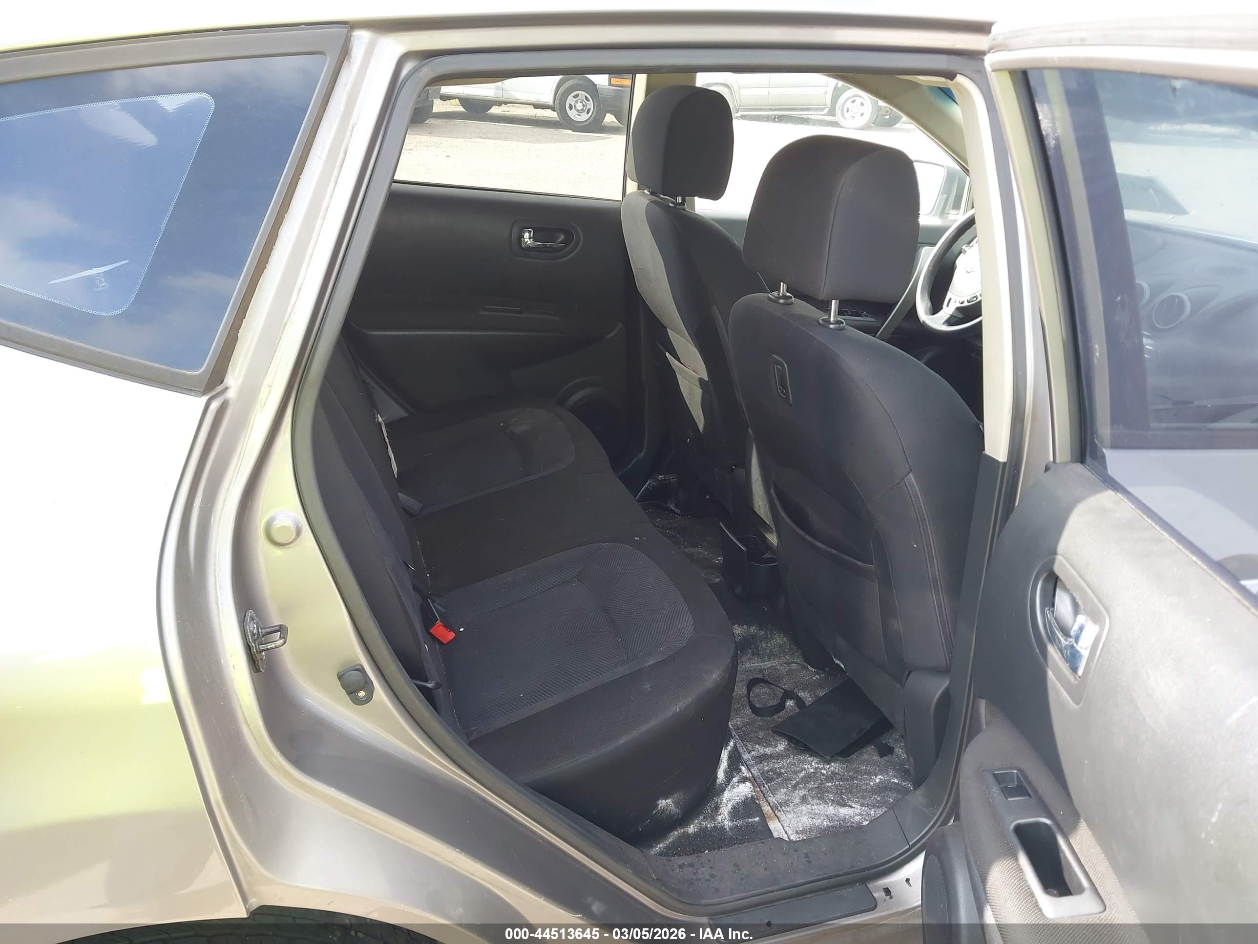 NISSAN ROGUE image 8