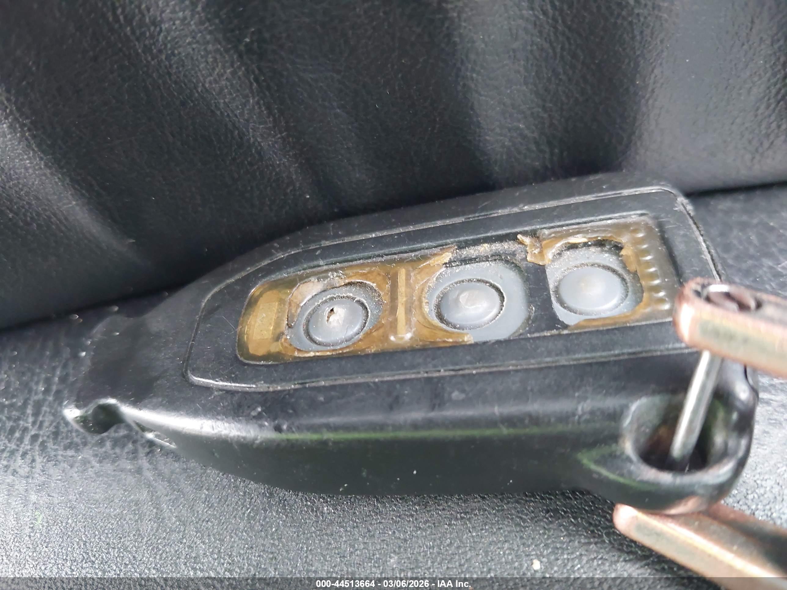 LEXUS LS image 11
