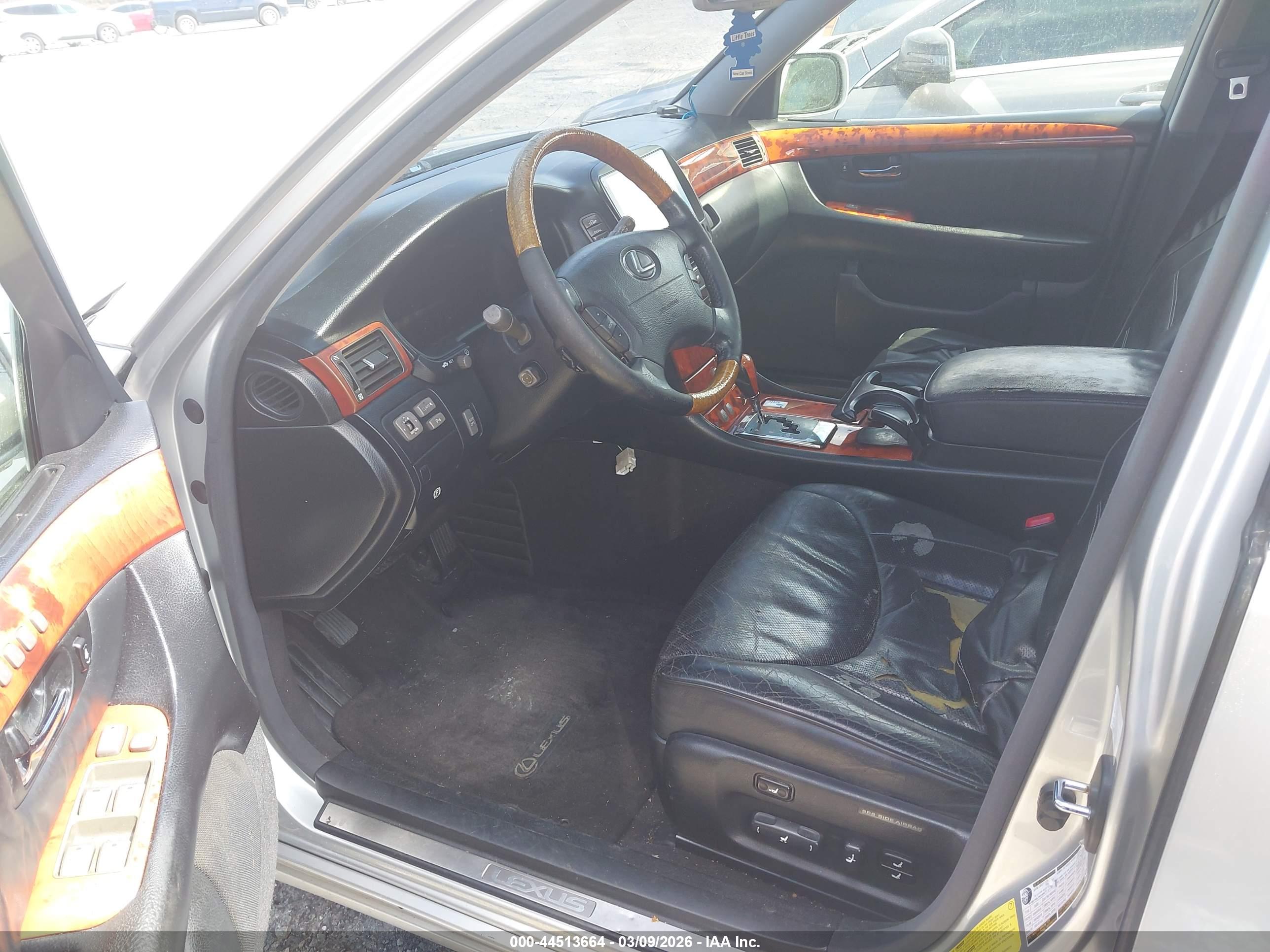LEXUS LS image 5