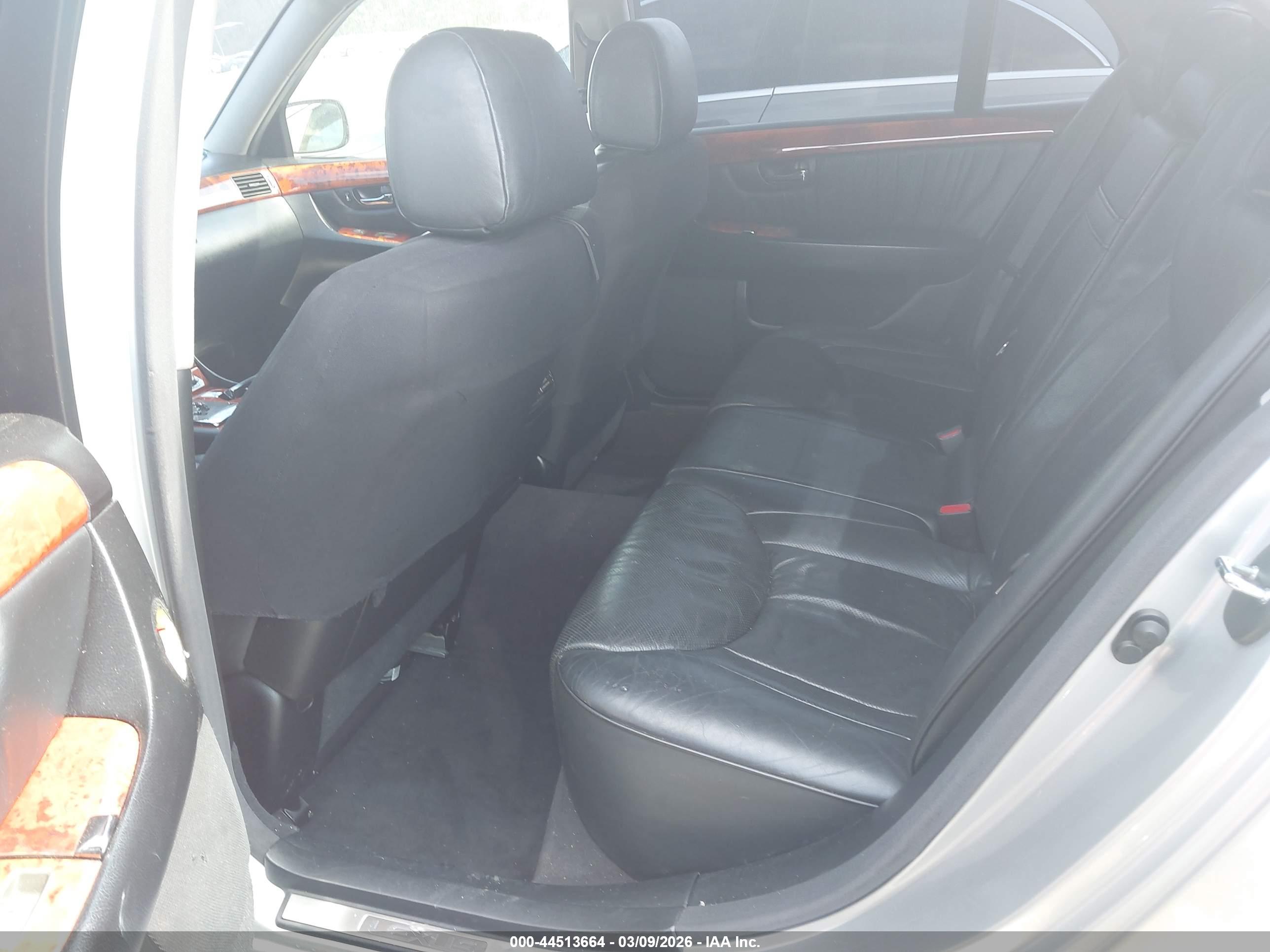 LEXUS LS image 8