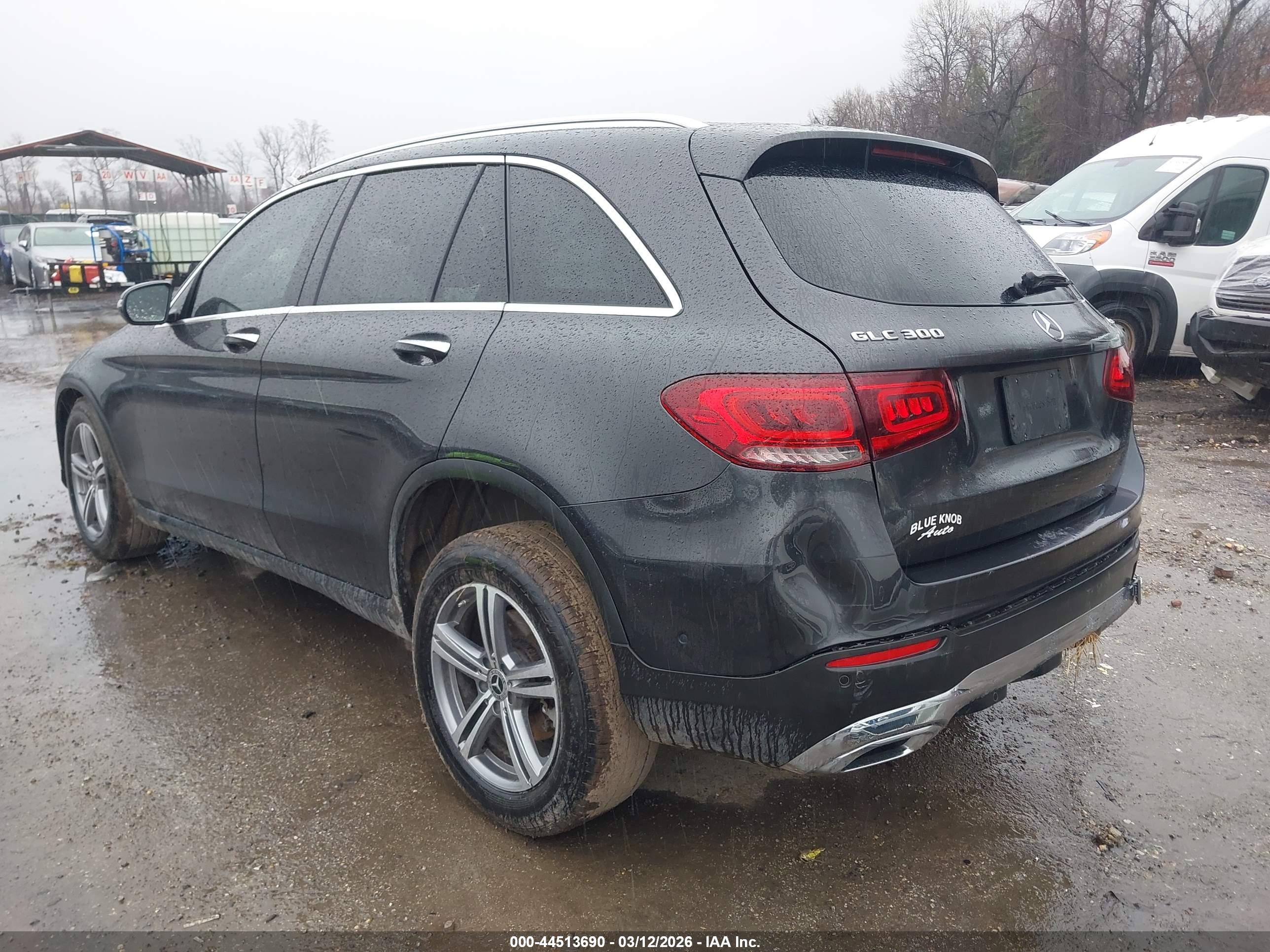 MERCEDES-BENZ GLC image 3