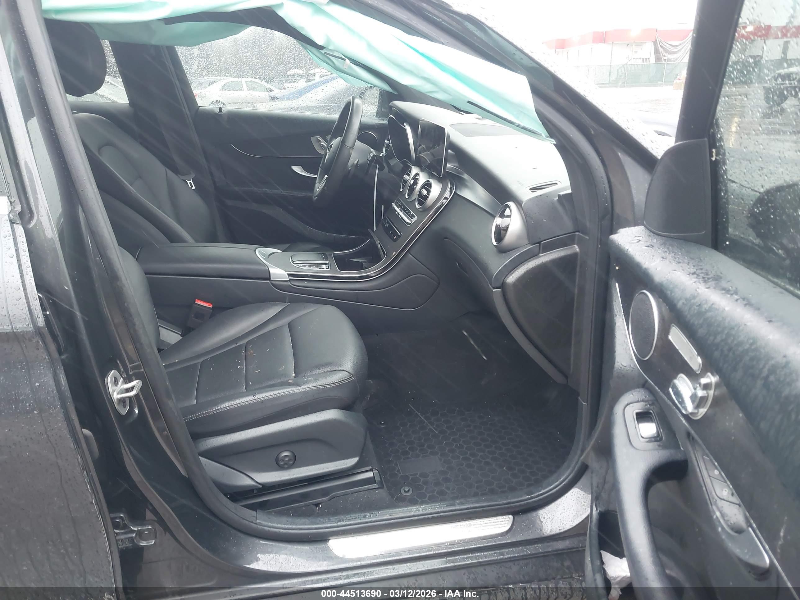 MERCEDES-BENZ GLC image 5