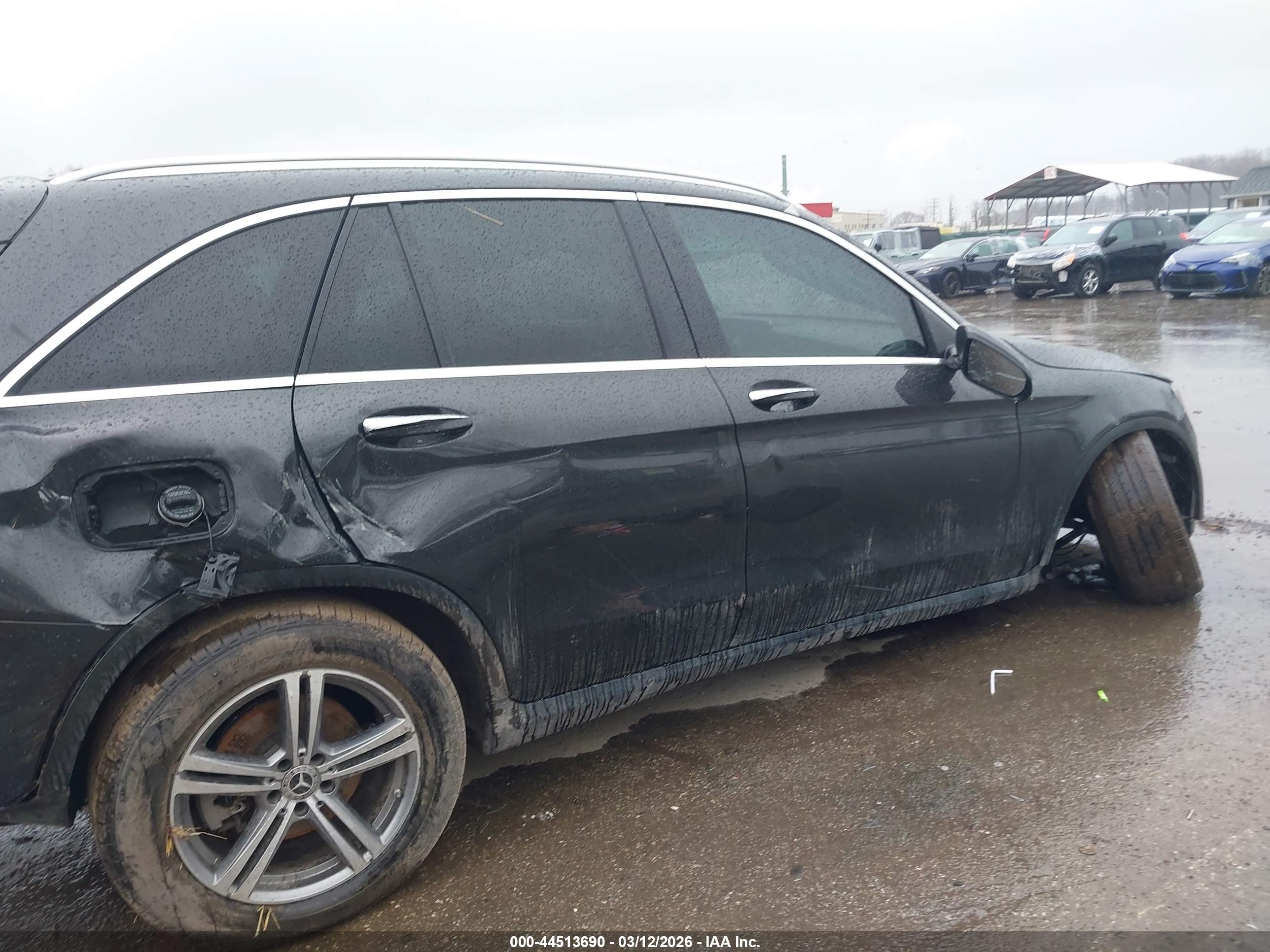 MERCEDES-BENZ GLC image 6