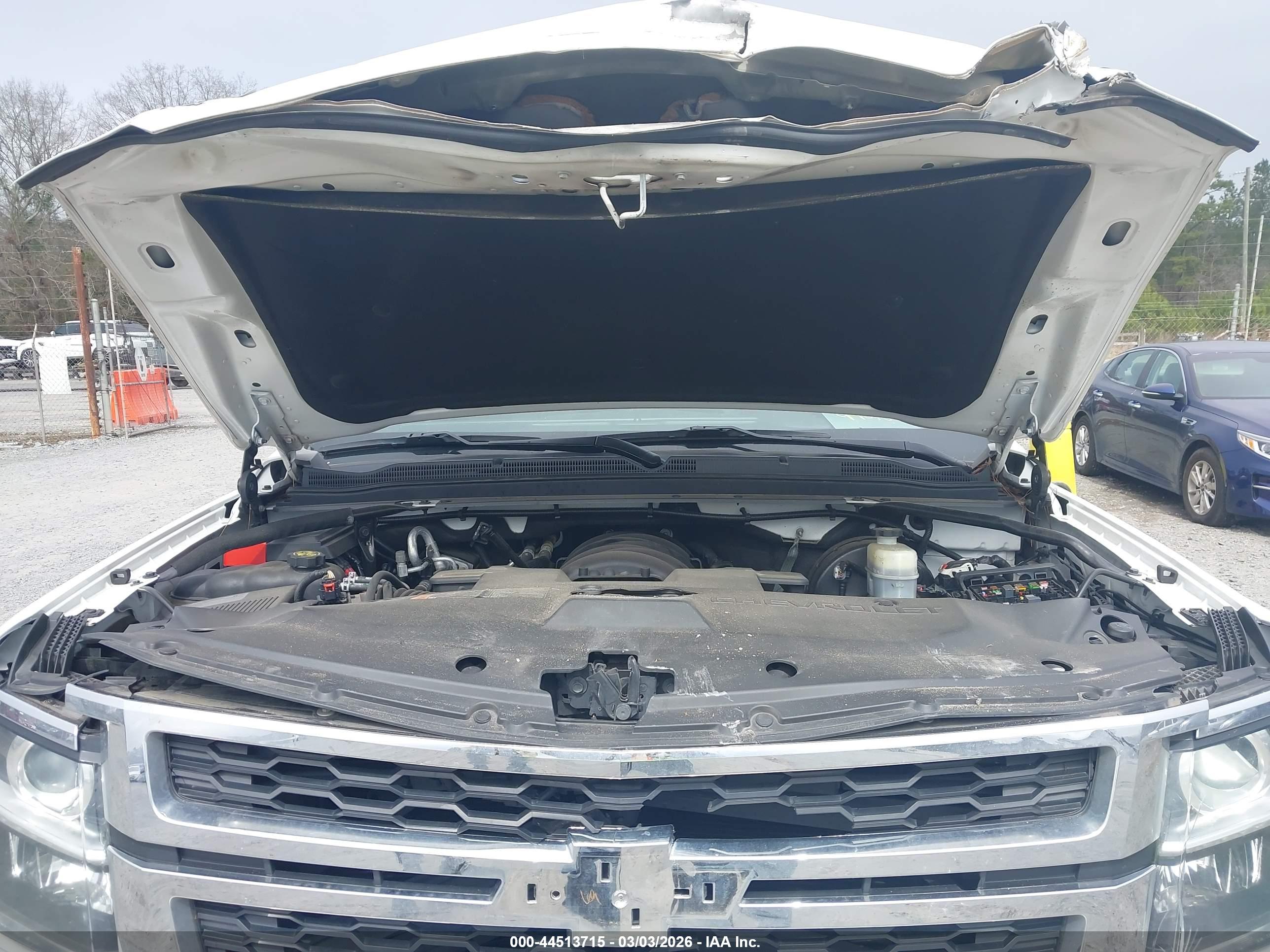 CHEVROLET SUBURBAN image 10