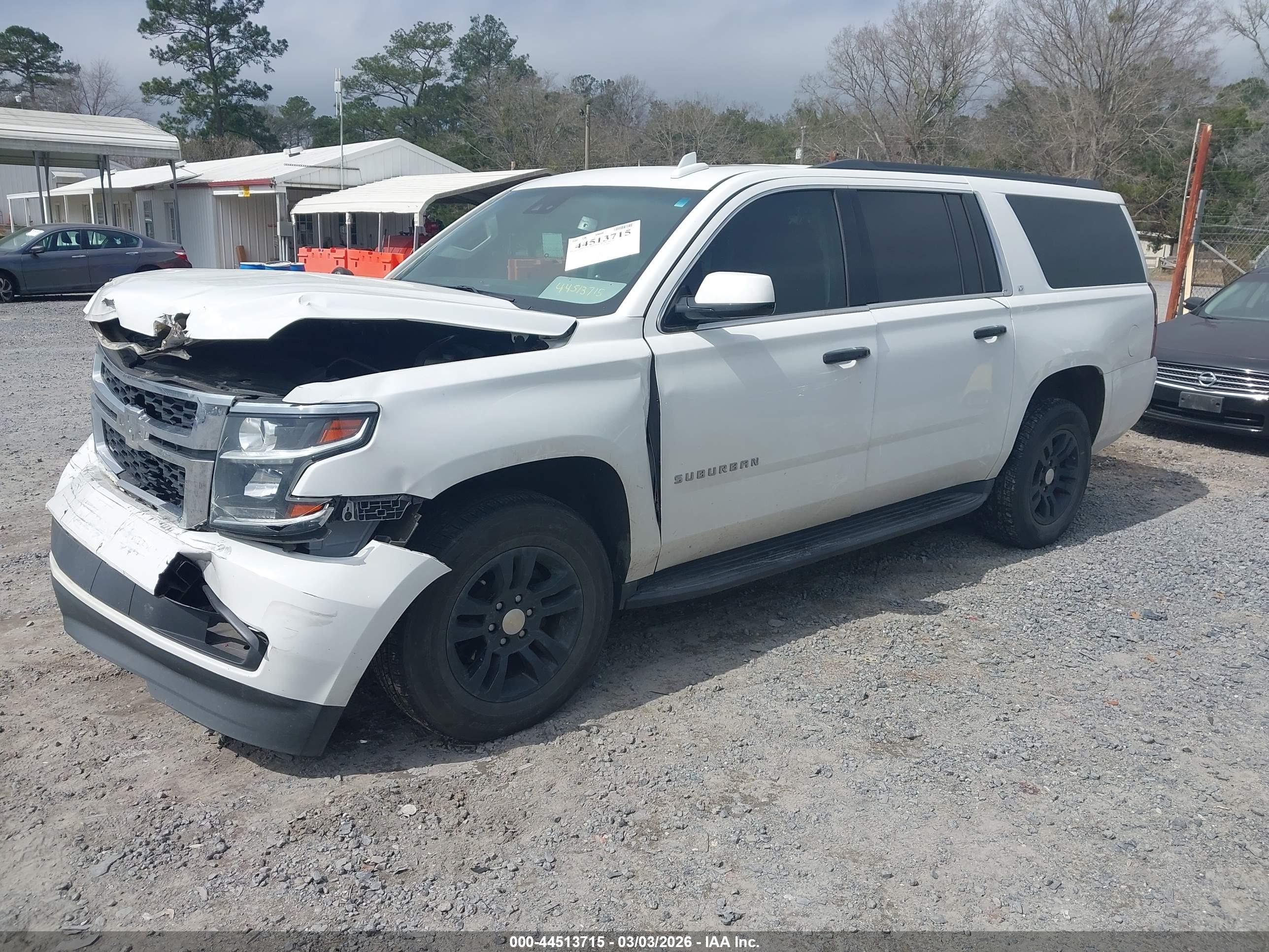 CHEVROLET SUBURBAN image 2
