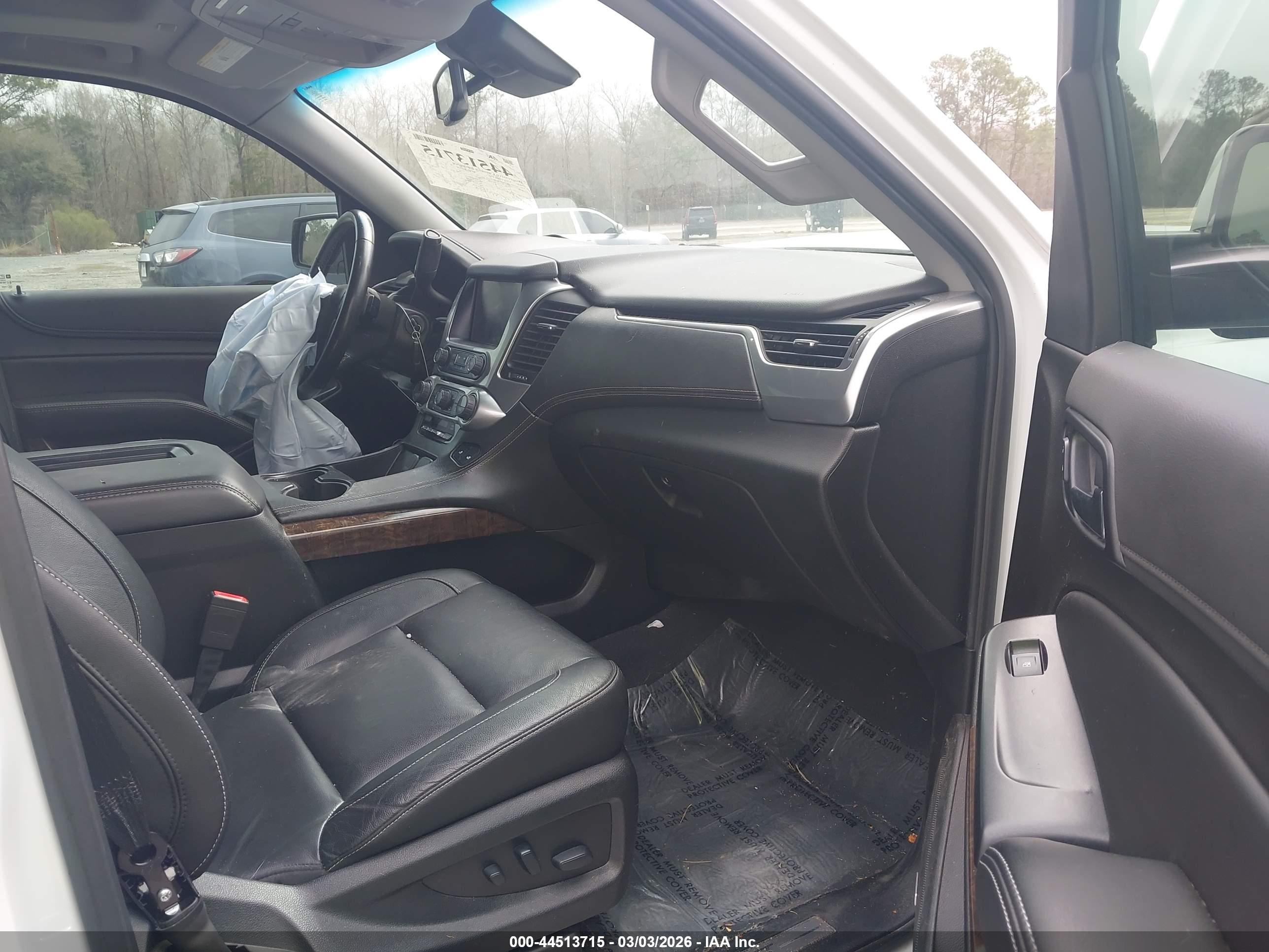 CHEVROLET SUBURBAN image 5
