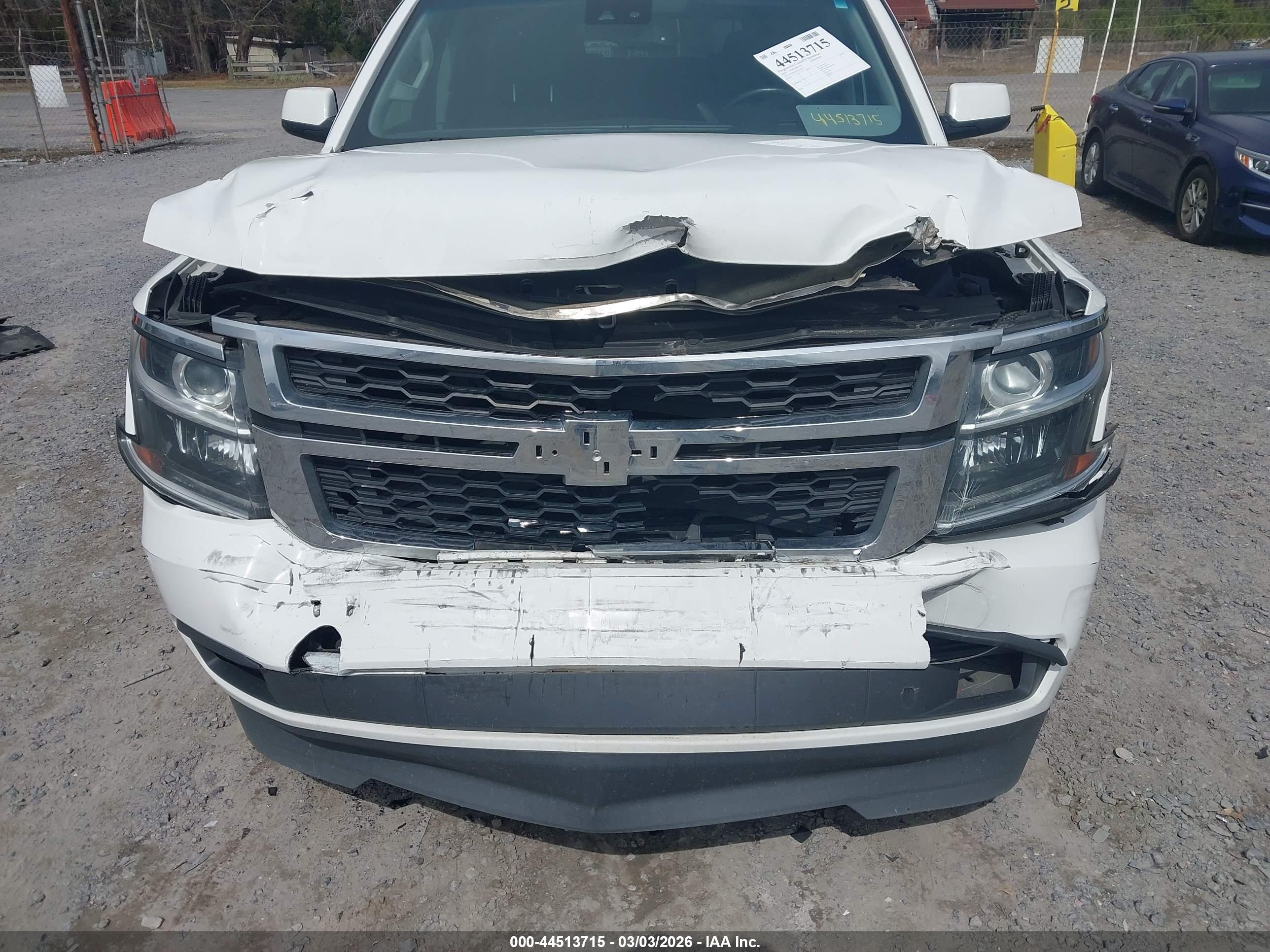 CHEVROLET SUBURBAN image 6