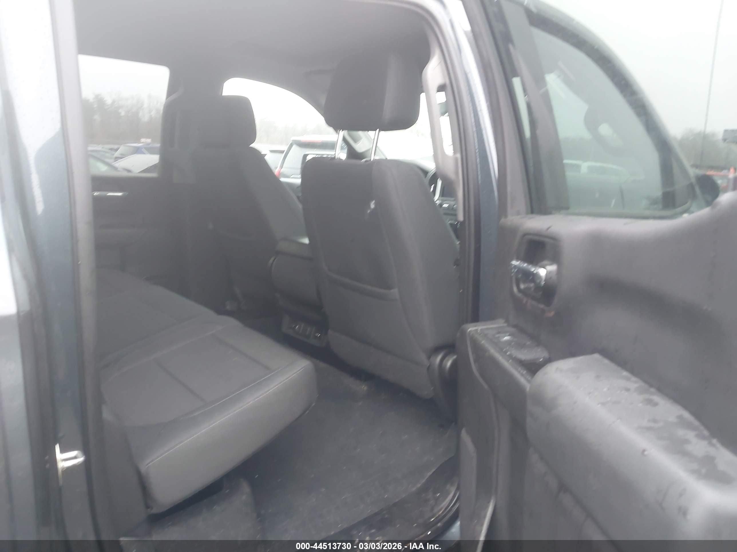 CHEVROLET SILVERADO image 8