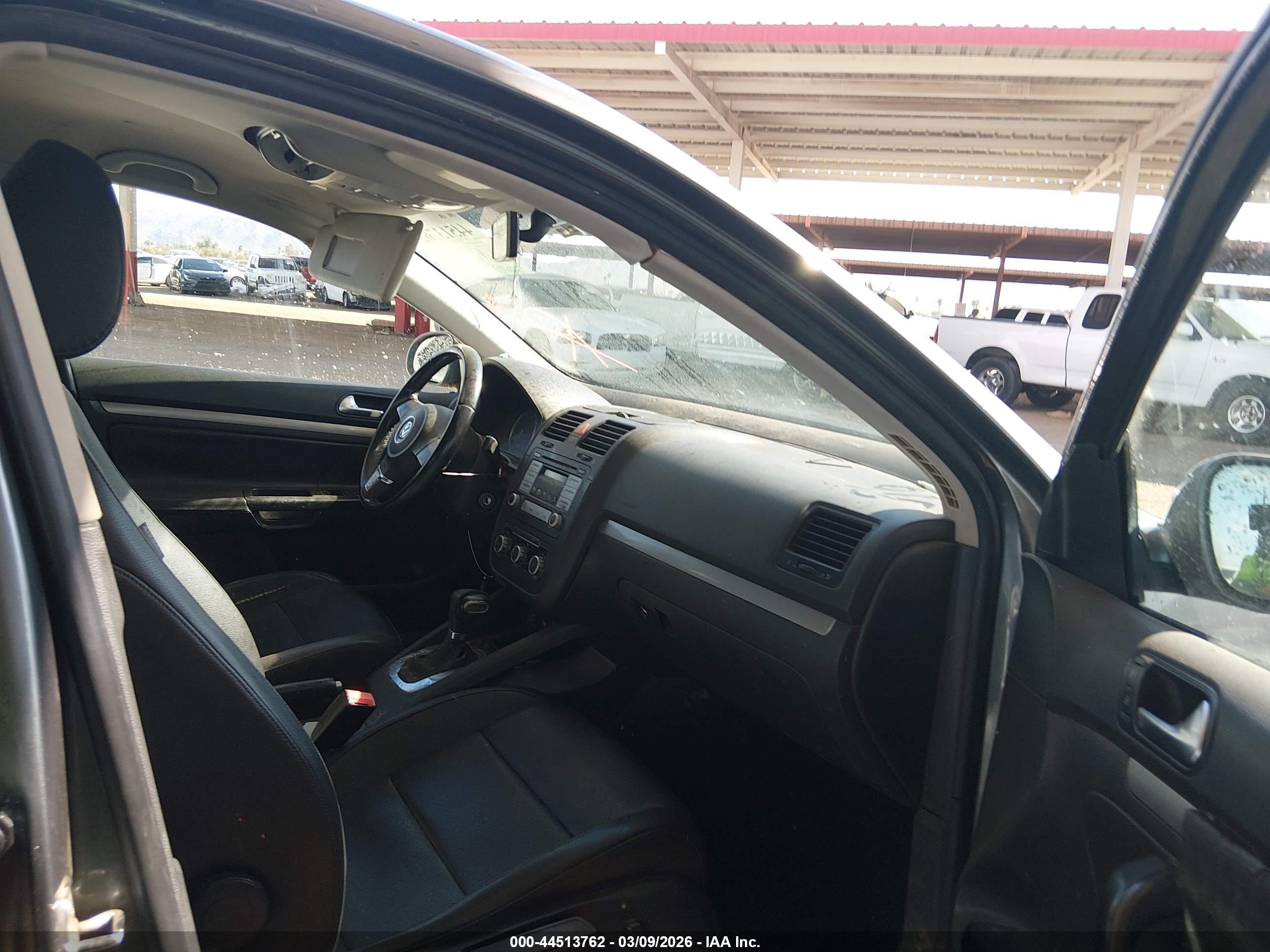 VOLKSWAGEN JETTA image 5