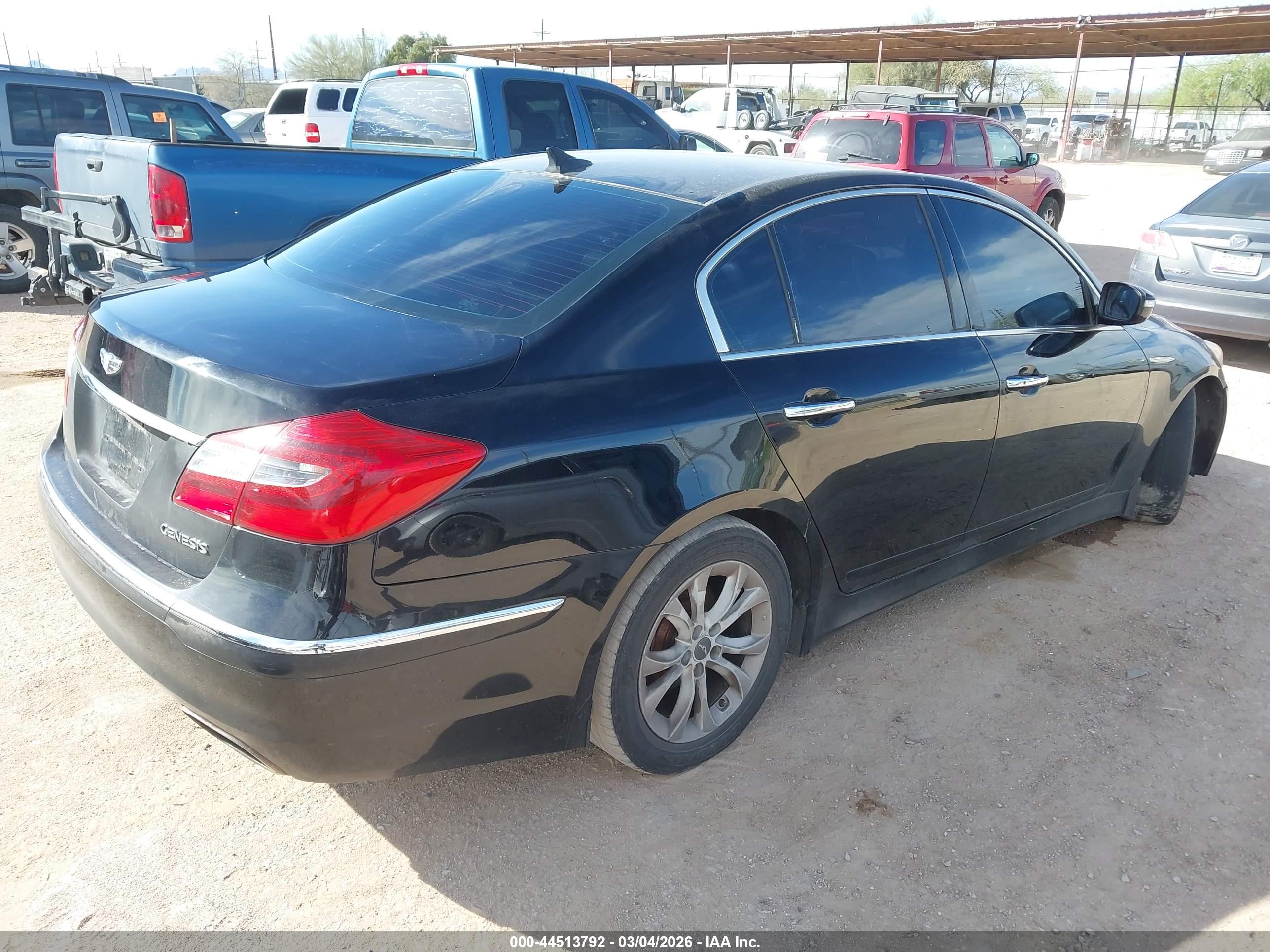 HYUNDAI GENESIS image 4