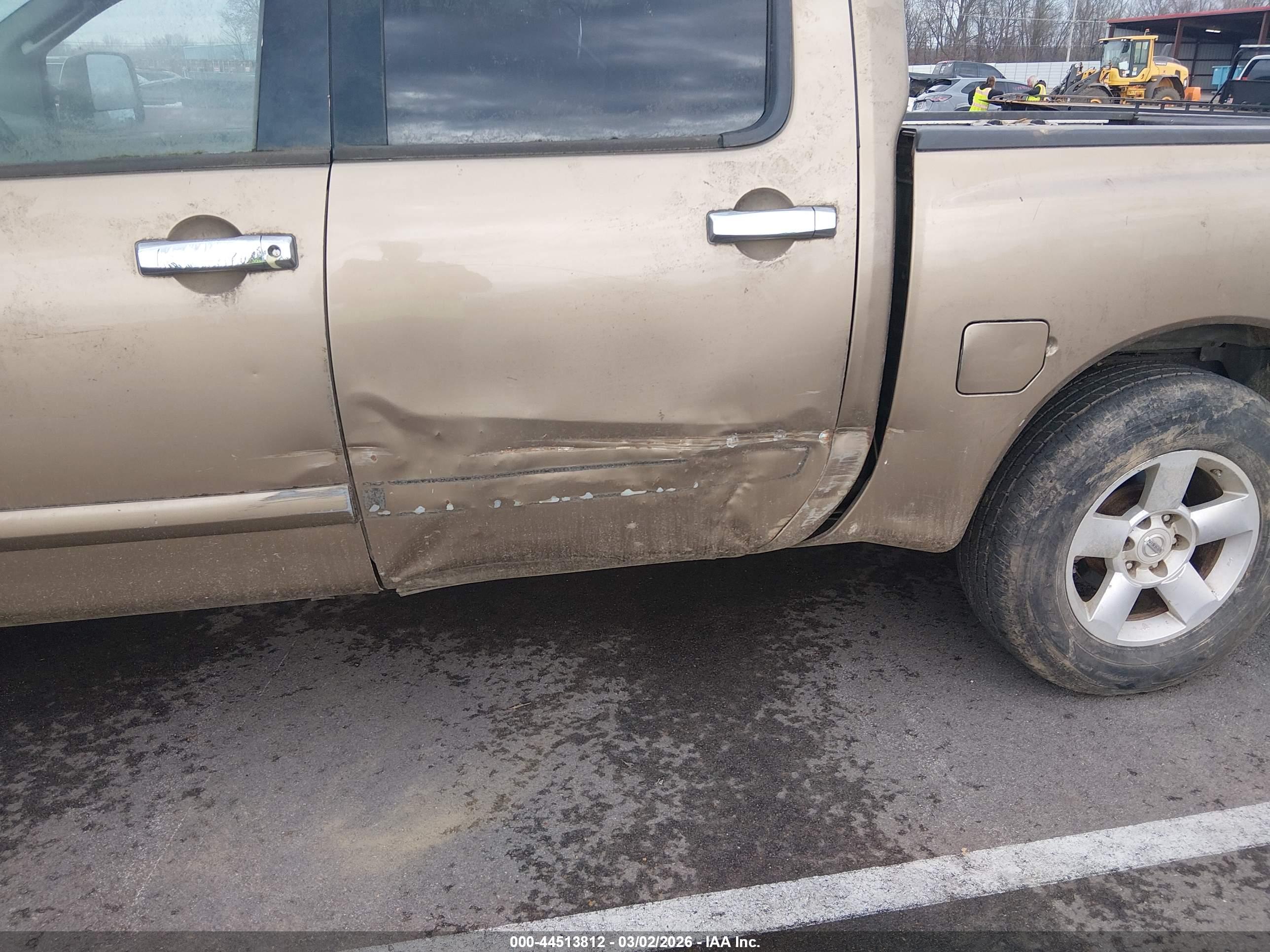 NISSAN TITAN image 6