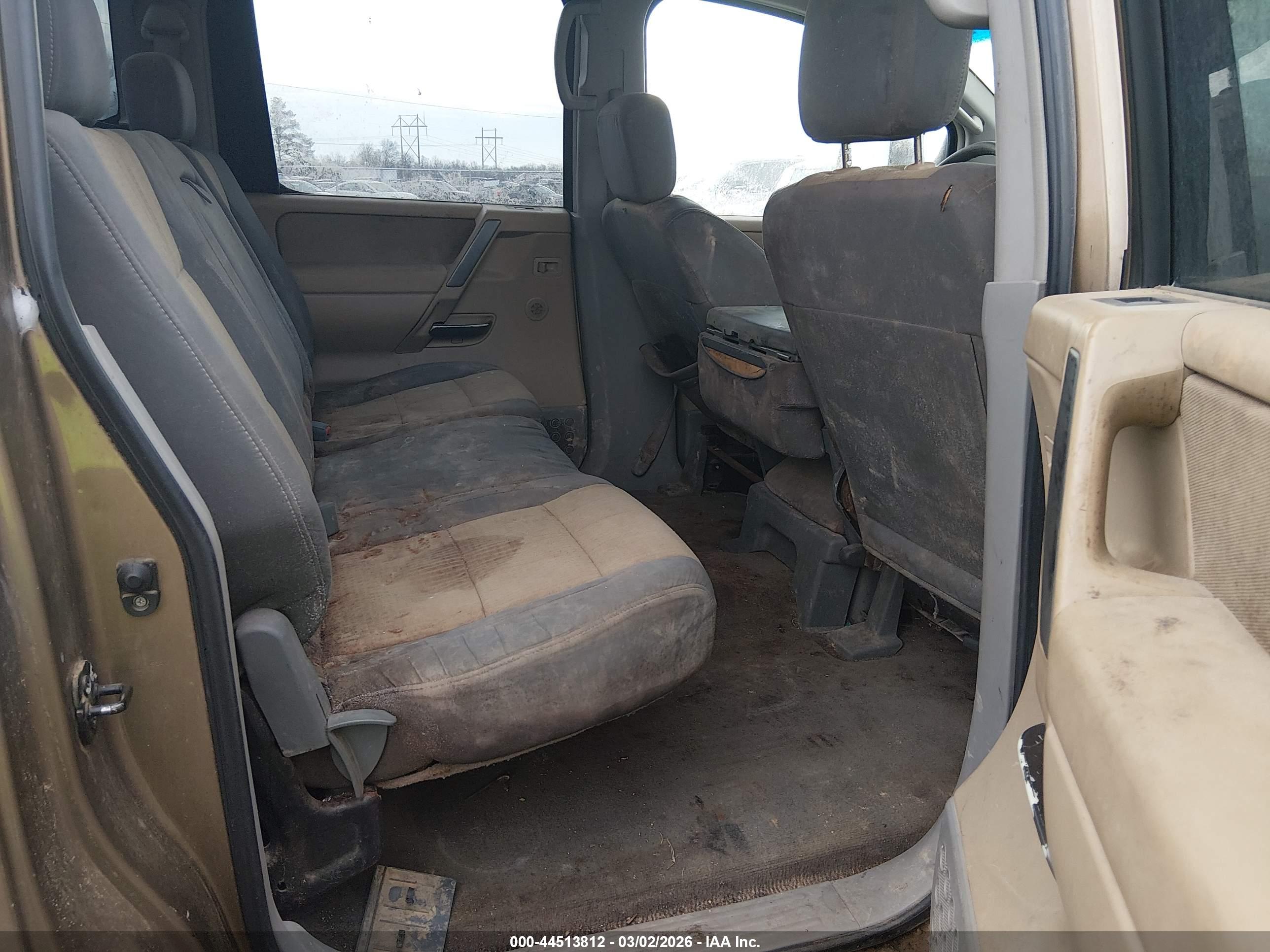NISSAN TITAN image 8
