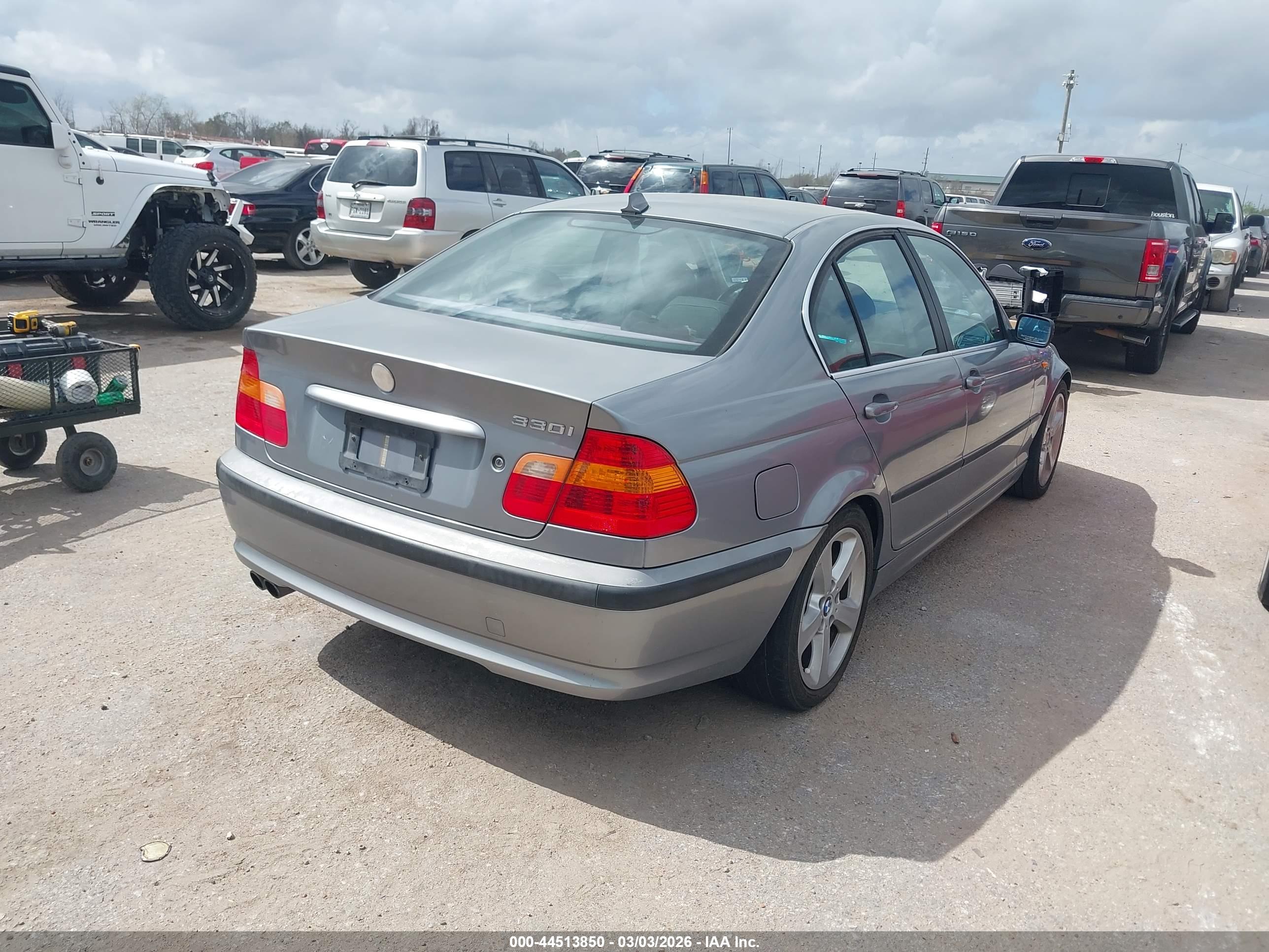 BMW 330I image 4