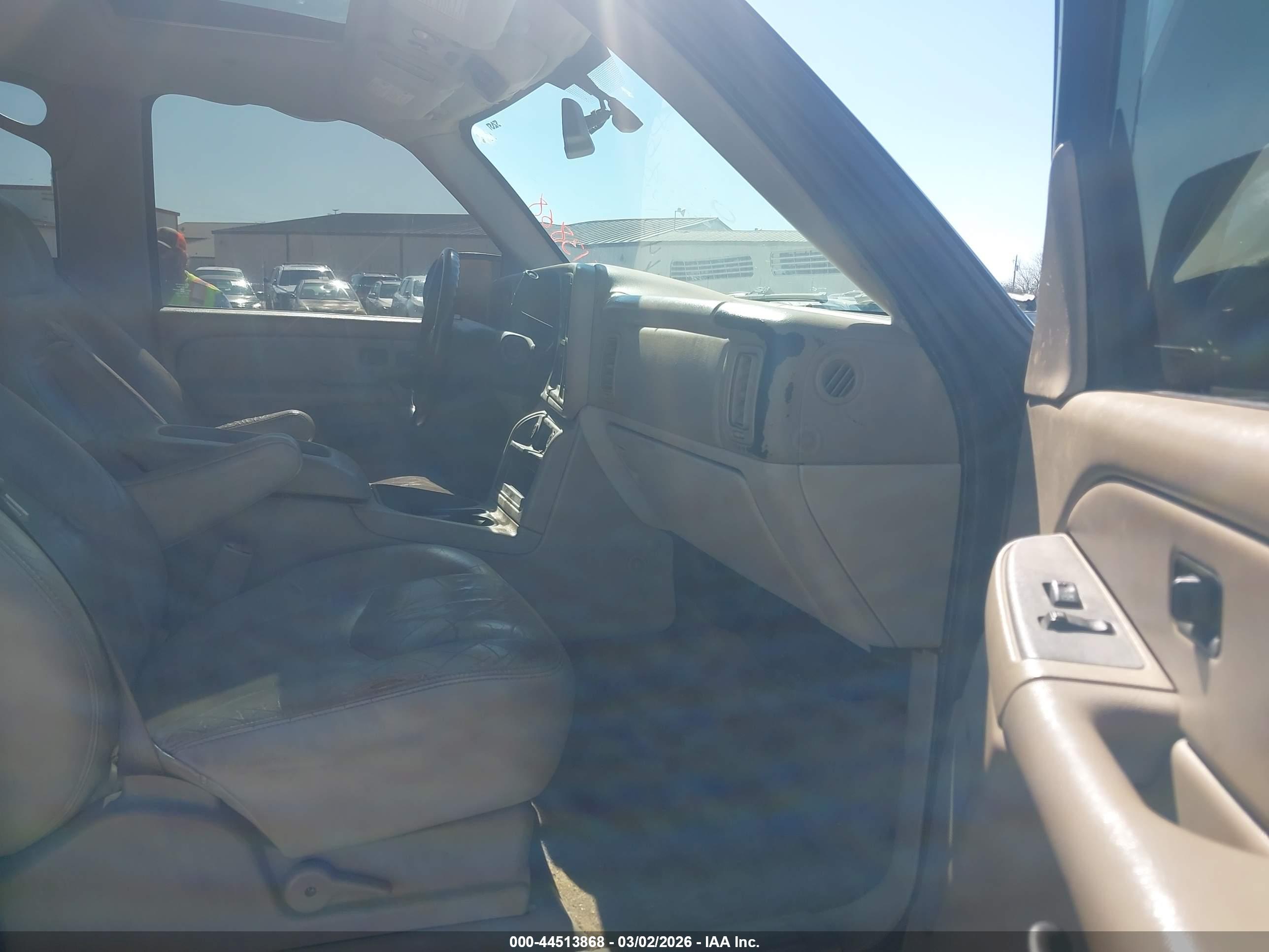 CHEVROLET TAHOE image 5