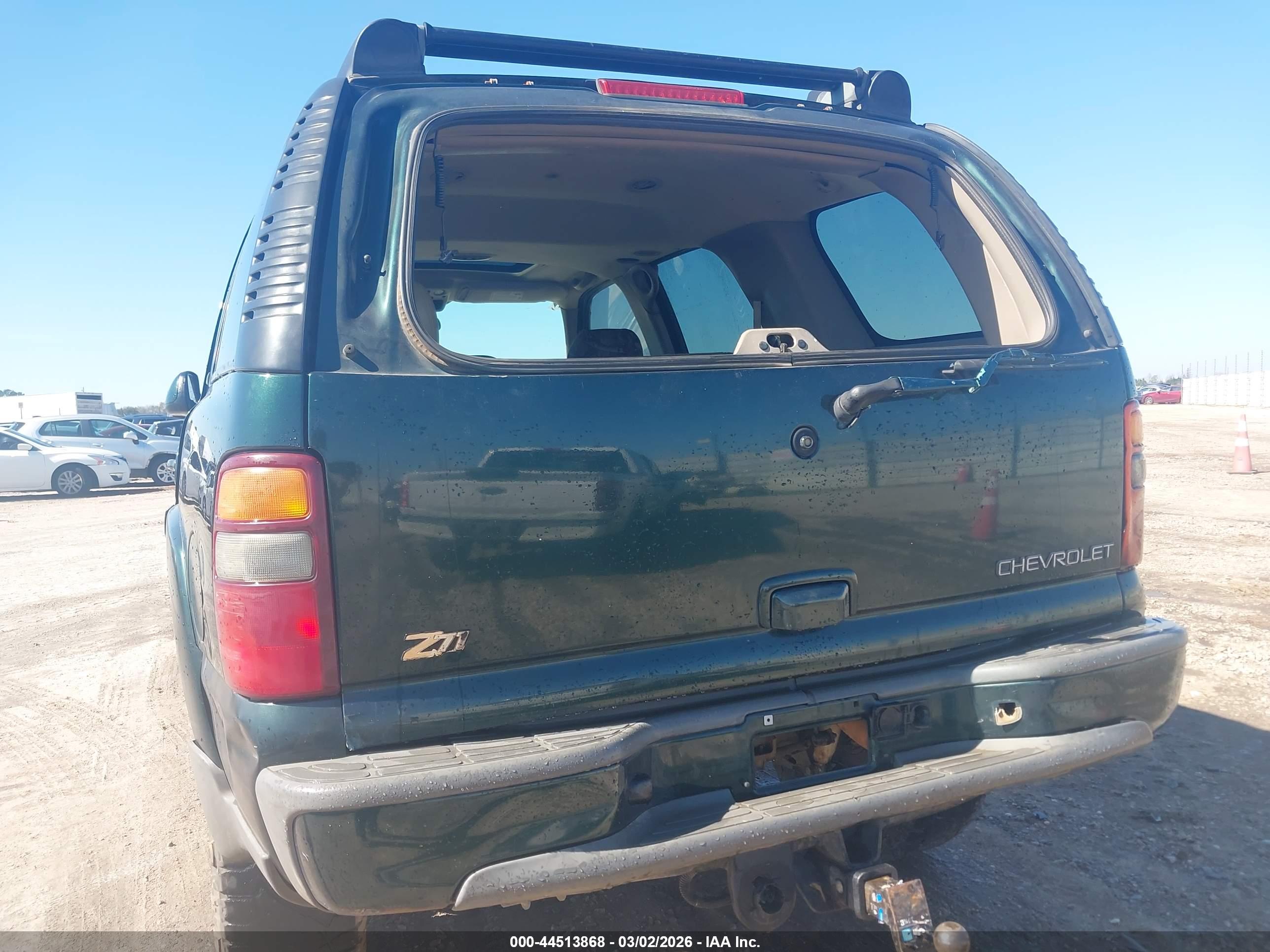 CHEVROLET TAHOE image 6