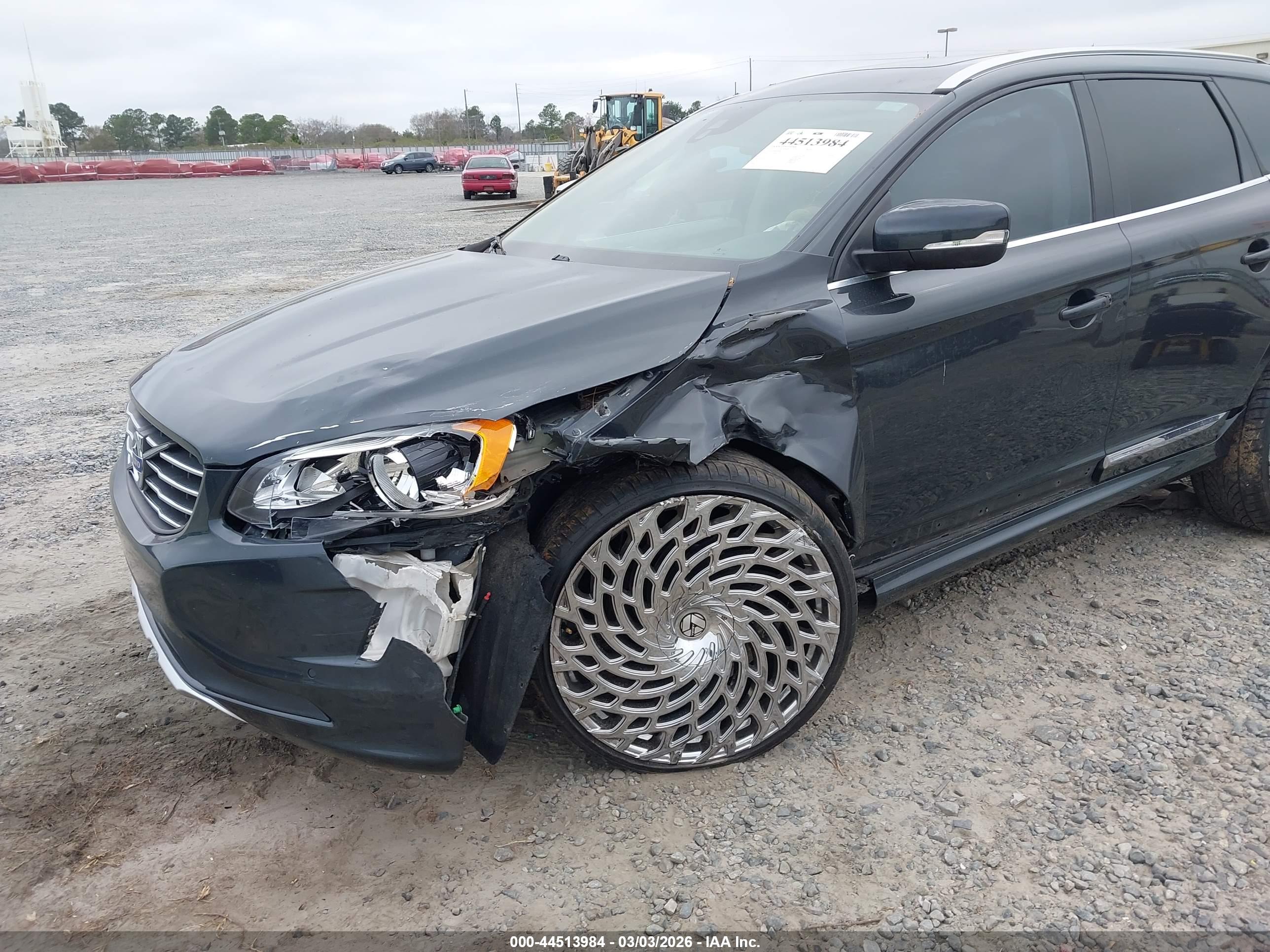 VOLVO XC60 image 6