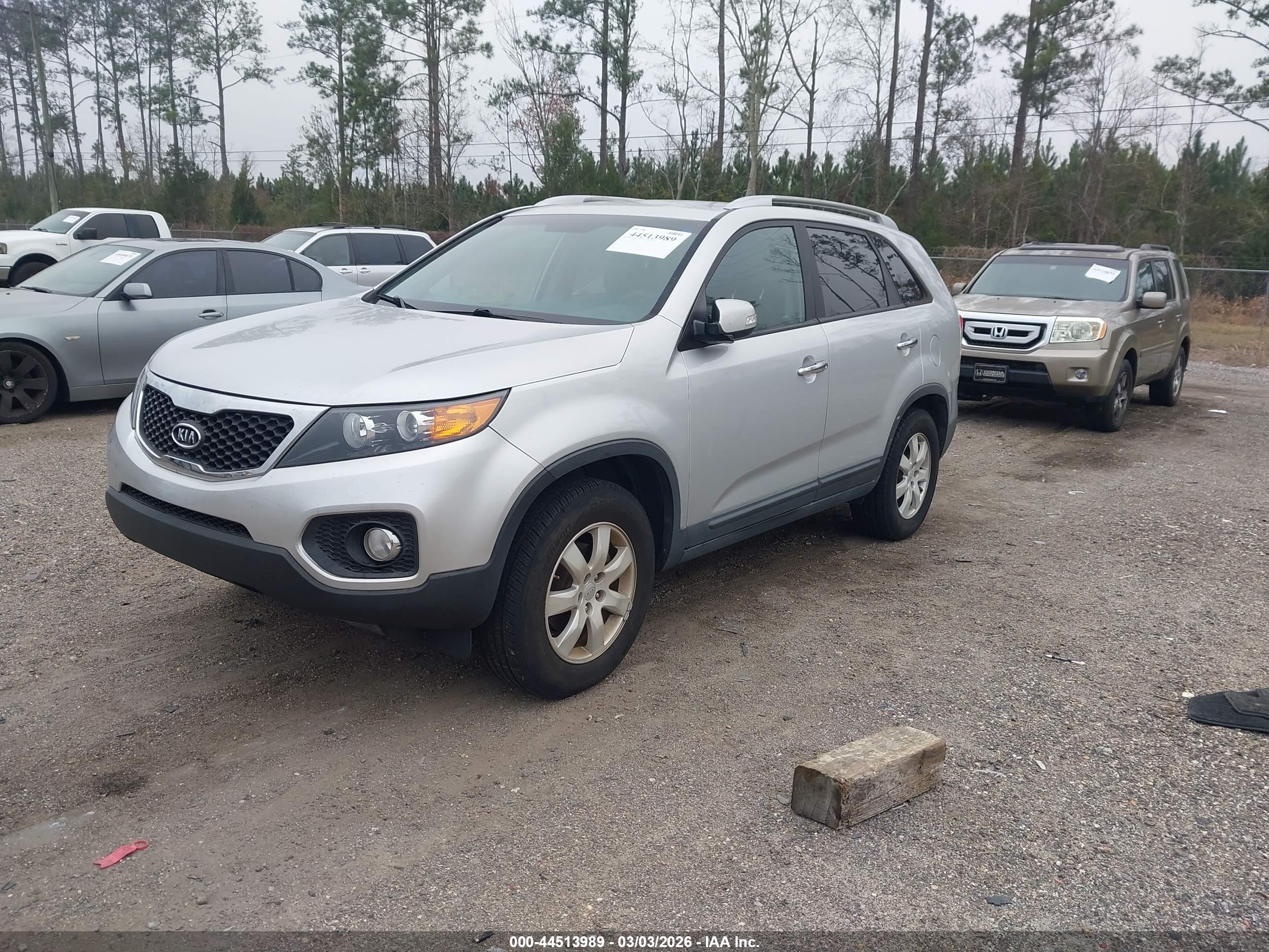 KIA SORENTO image 2