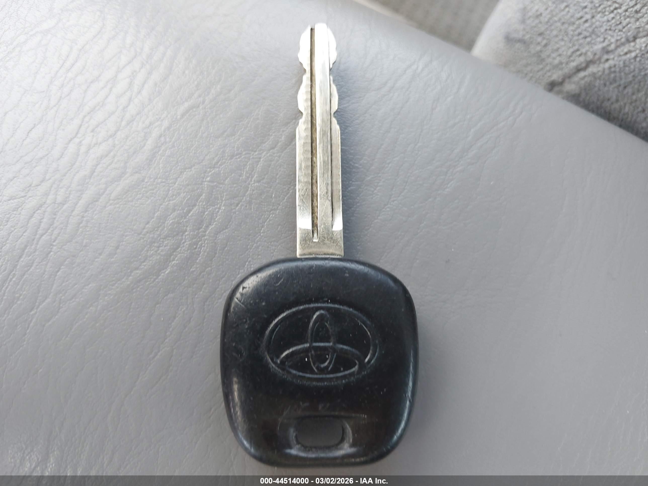 TOYOTA COROLLA image 11
