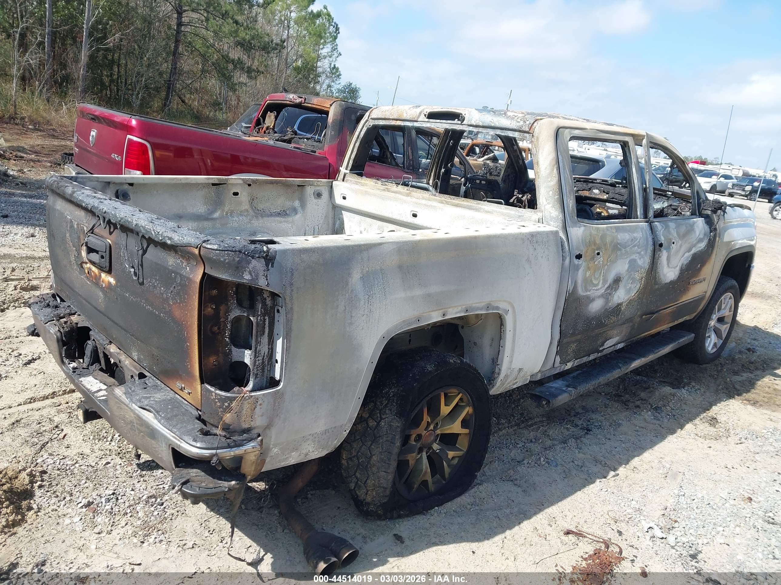 GMC SIERRA image 4