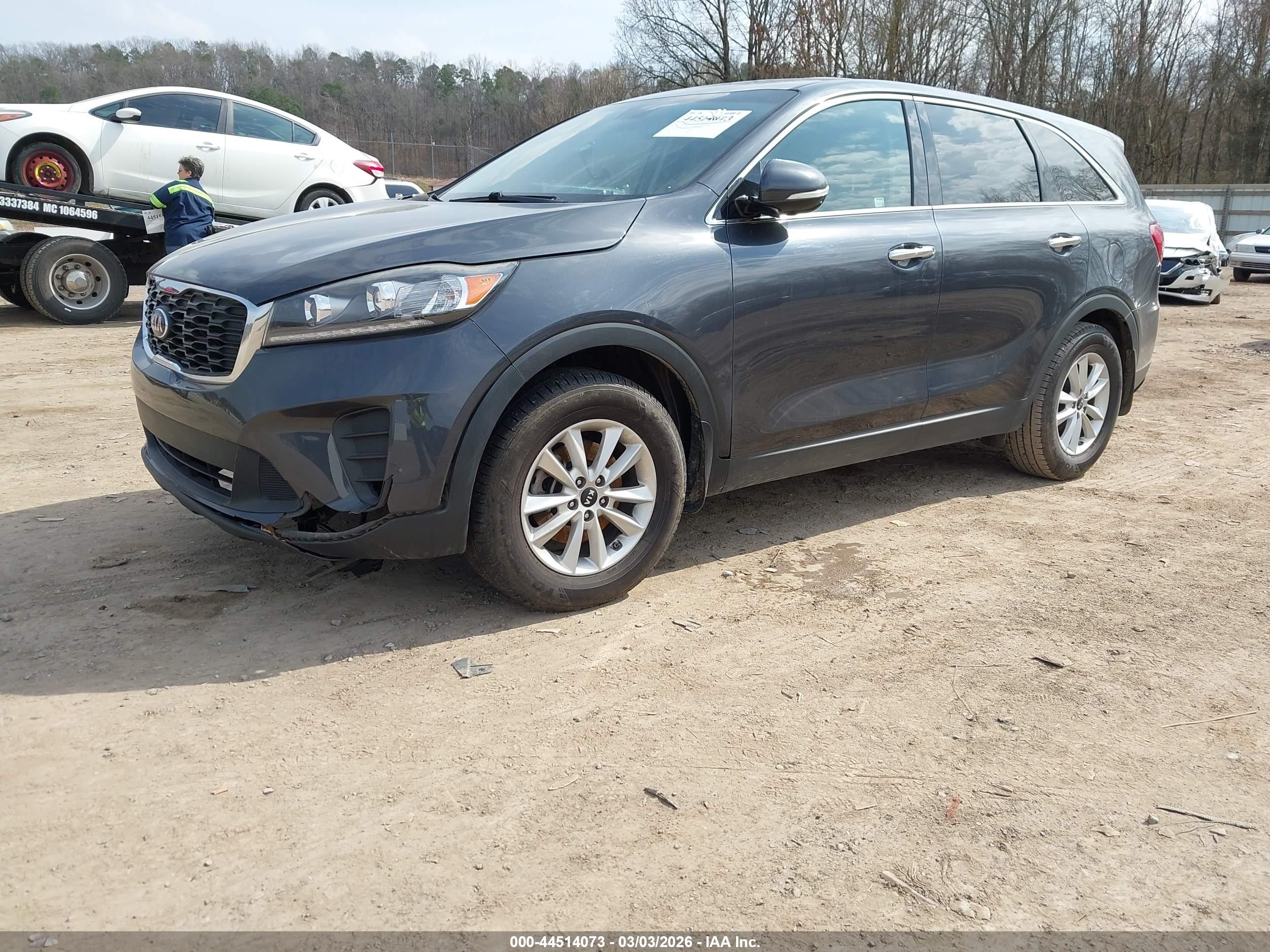 KIA SORENTO image 2