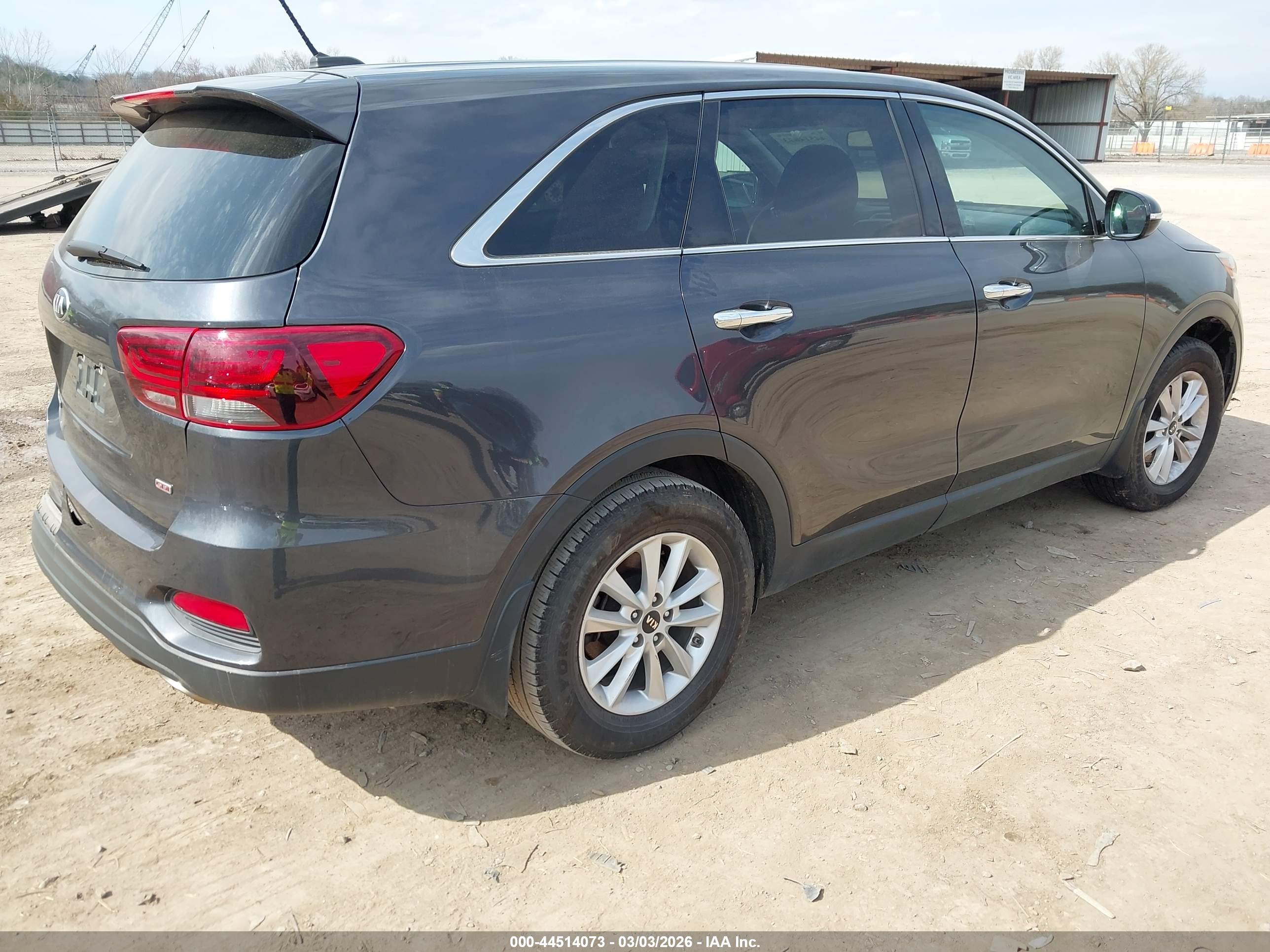 KIA SORENTO image 4