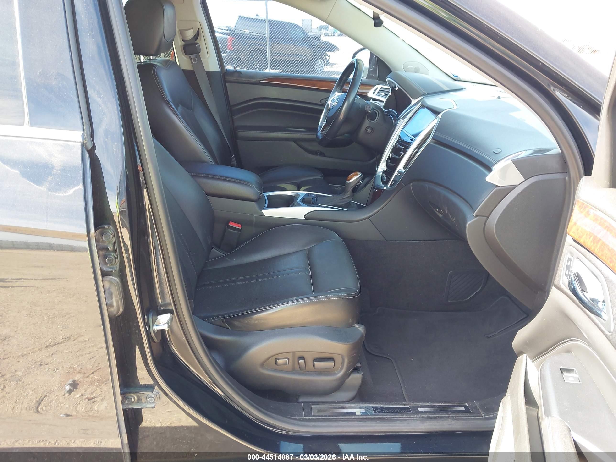 CADILLAC SRX image 5