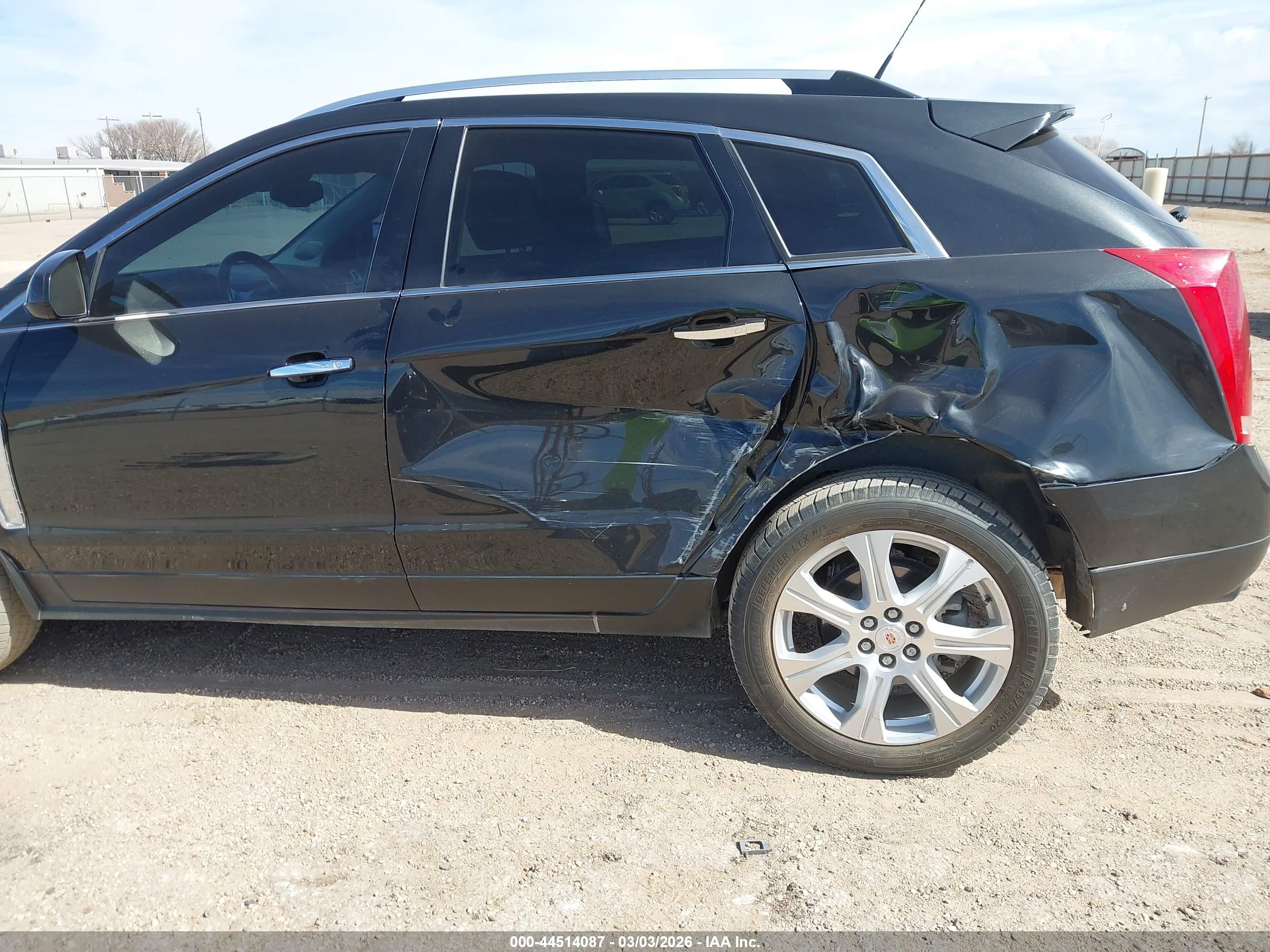 CADILLAC SRX image 6