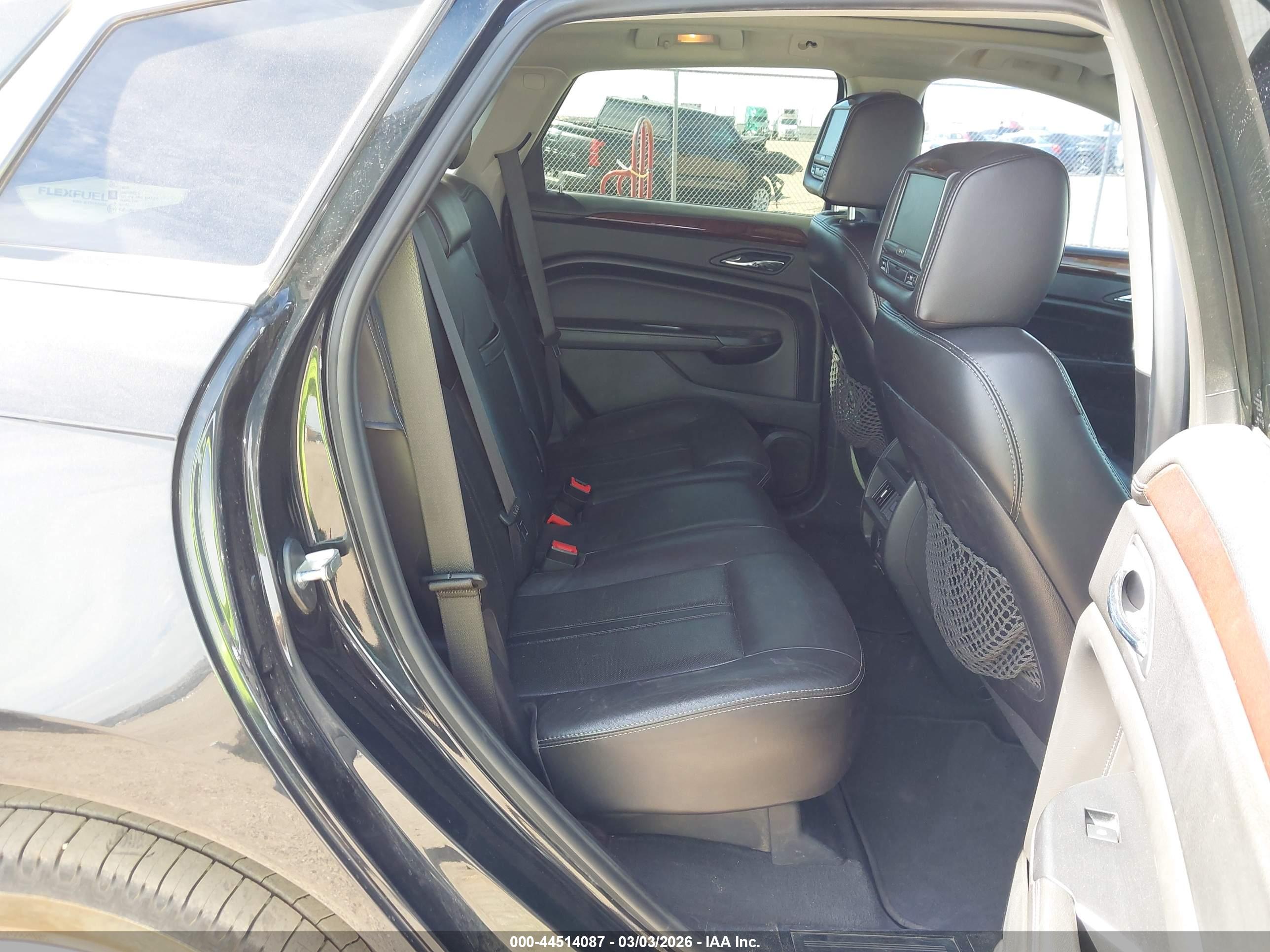 CADILLAC SRX image 8