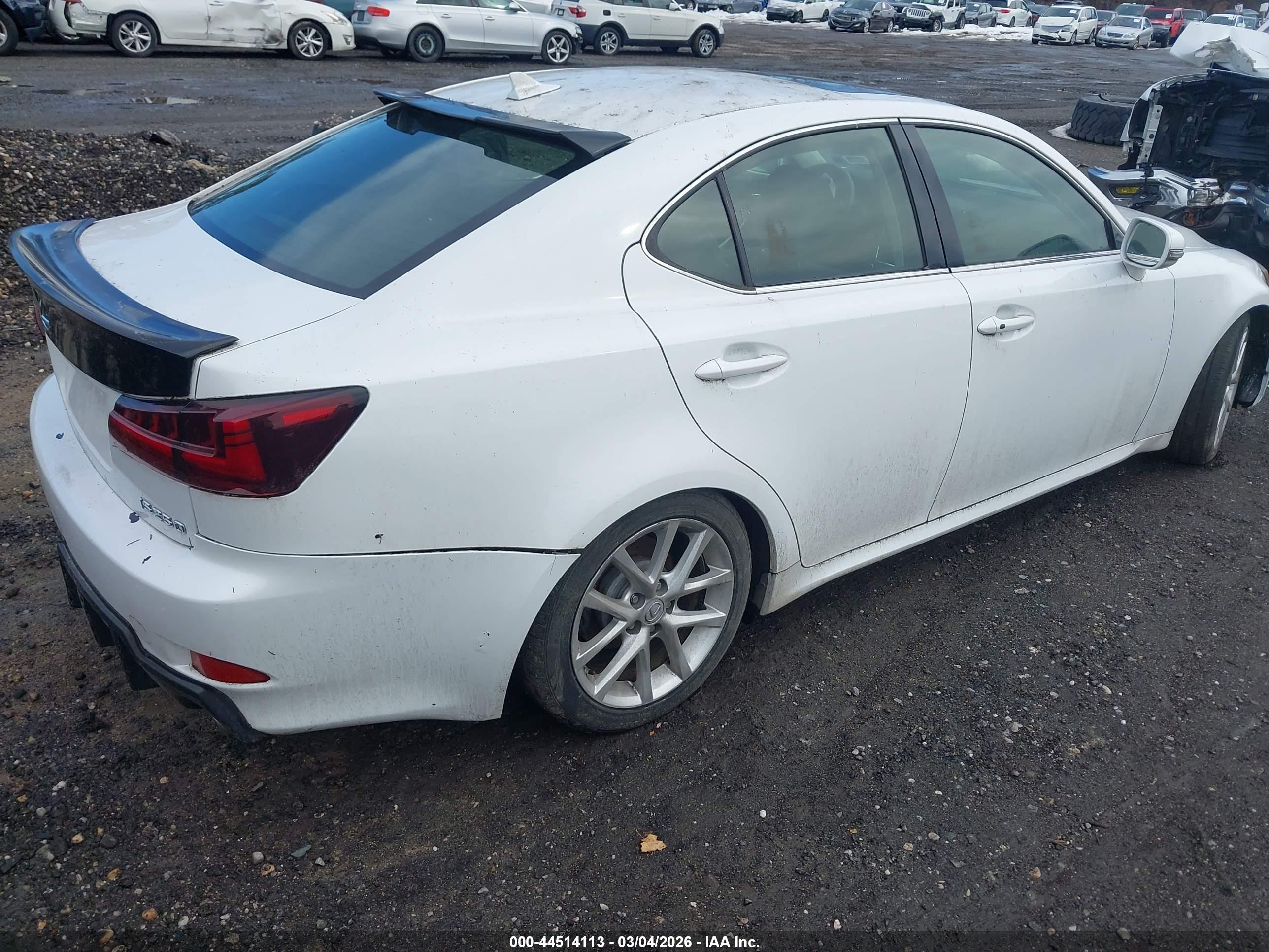 LEXUS IS image 4