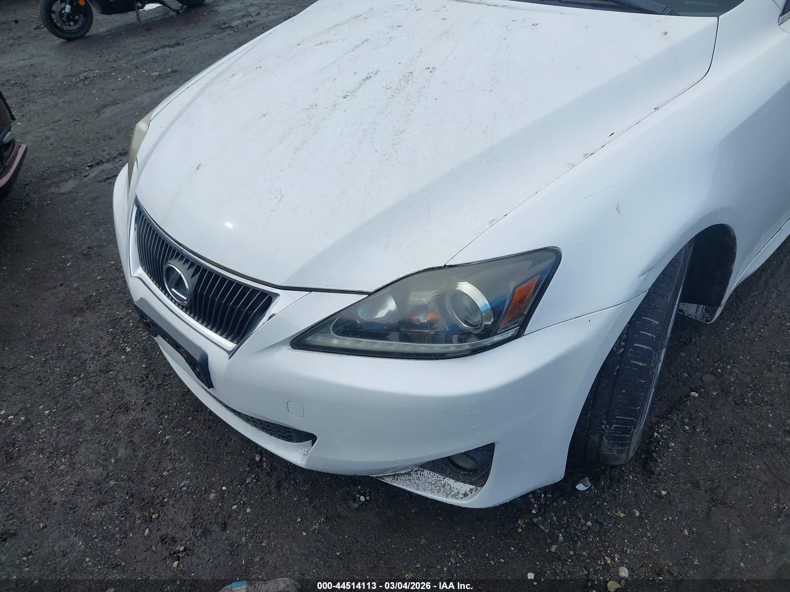 LEXUS IS image 6