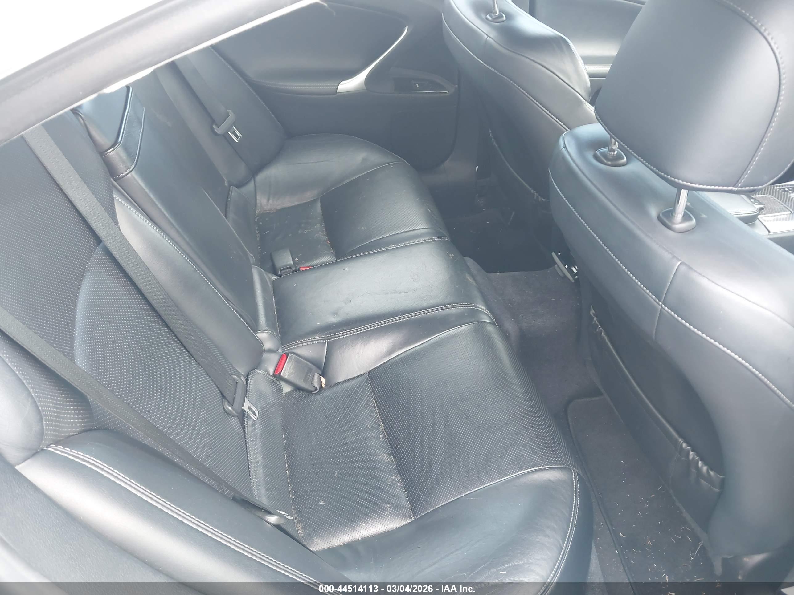 LEXUS IS image 8