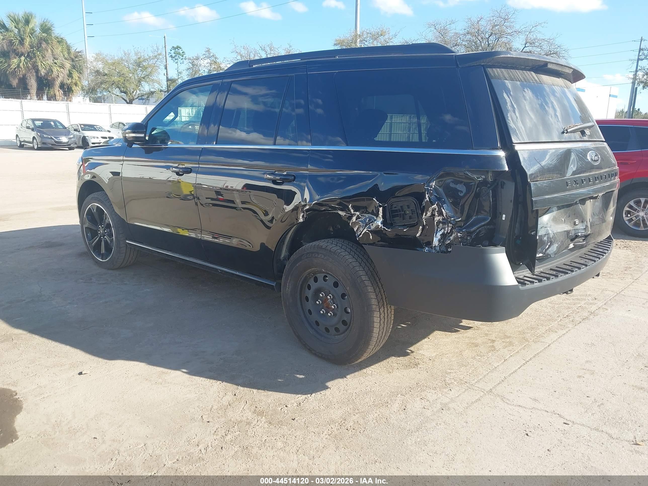 FORD EXPEDITION image 3