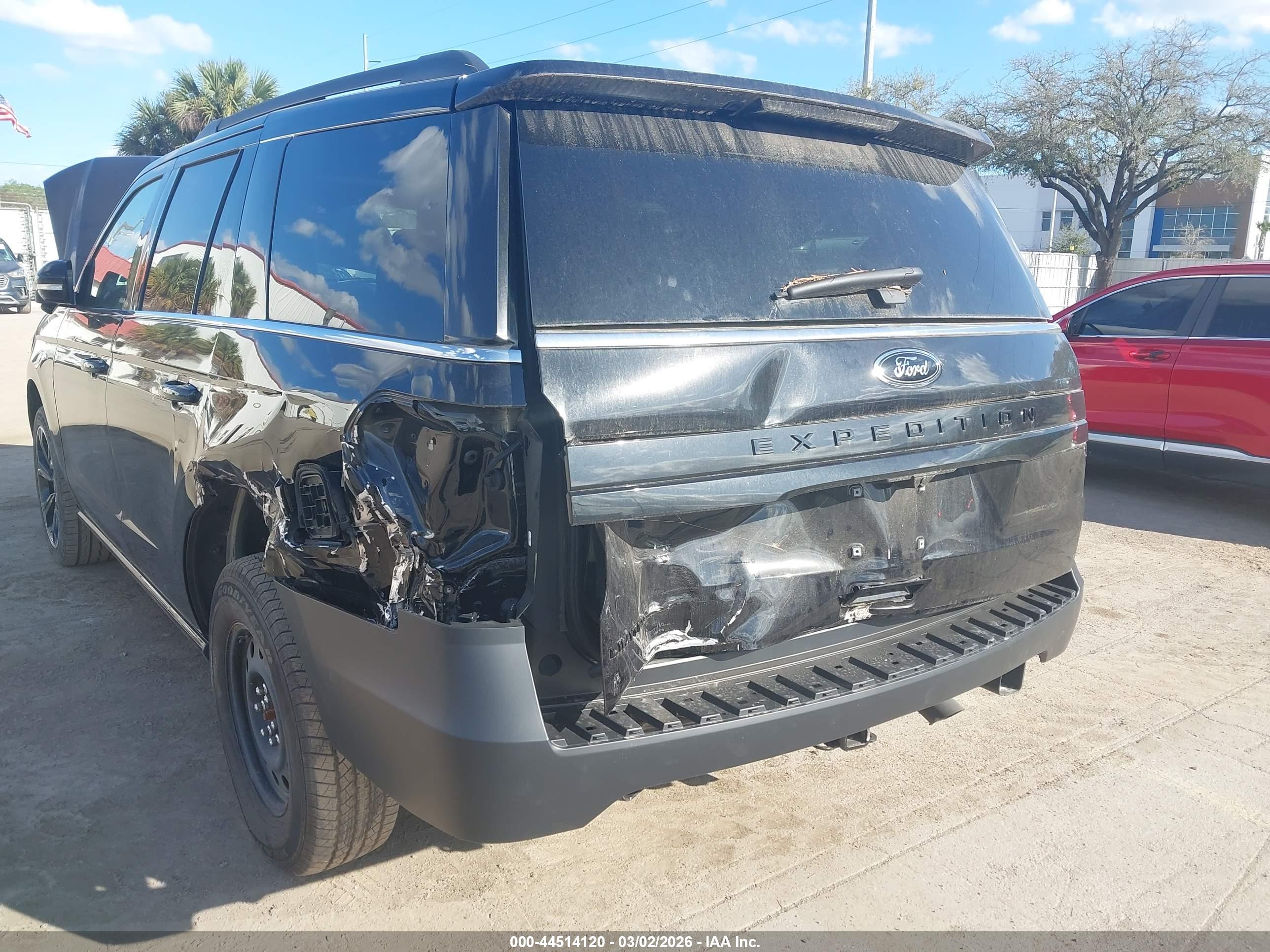 FORD EXPEDITION image 6
