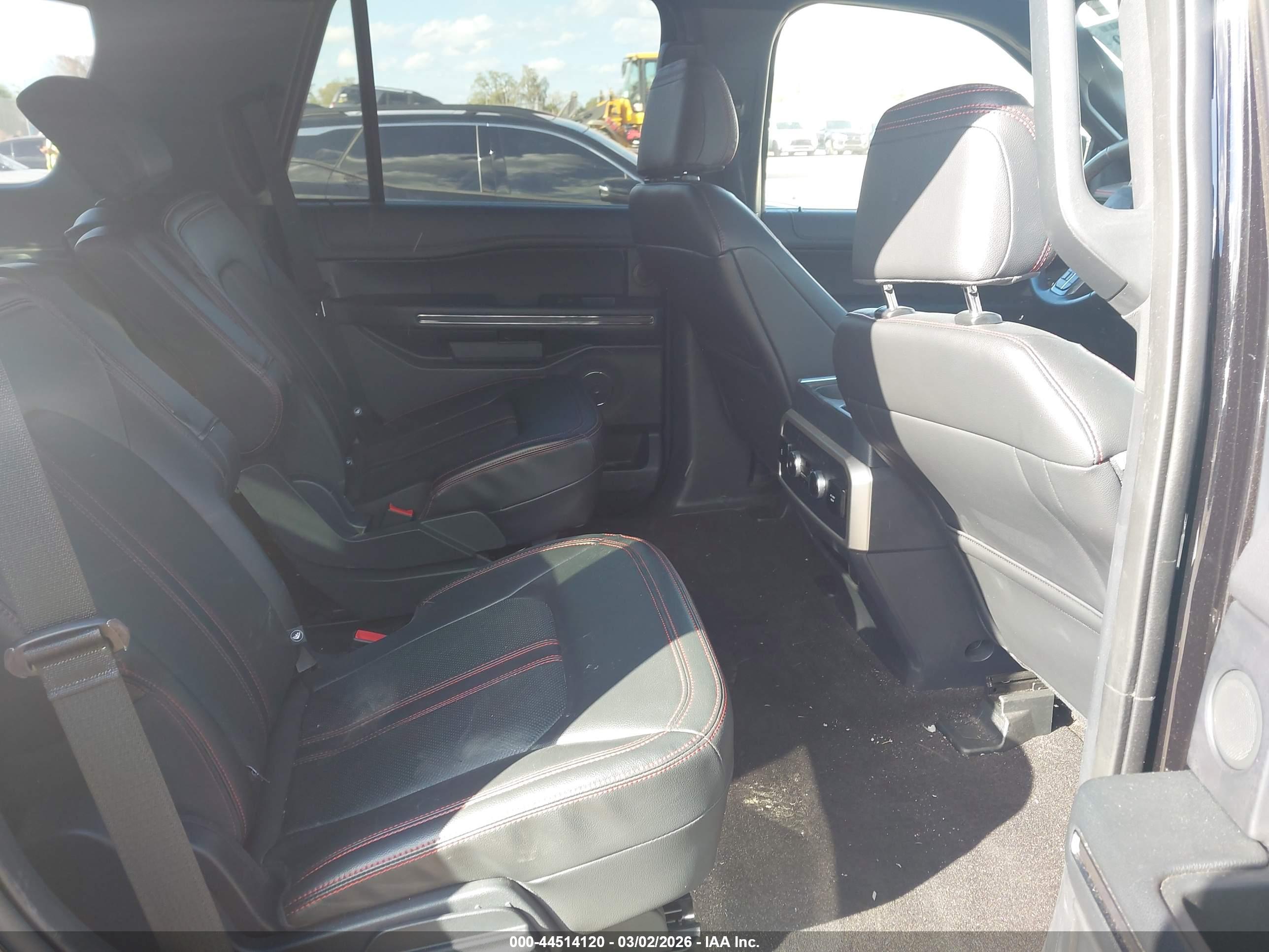 FORD EXPEDITION image 8